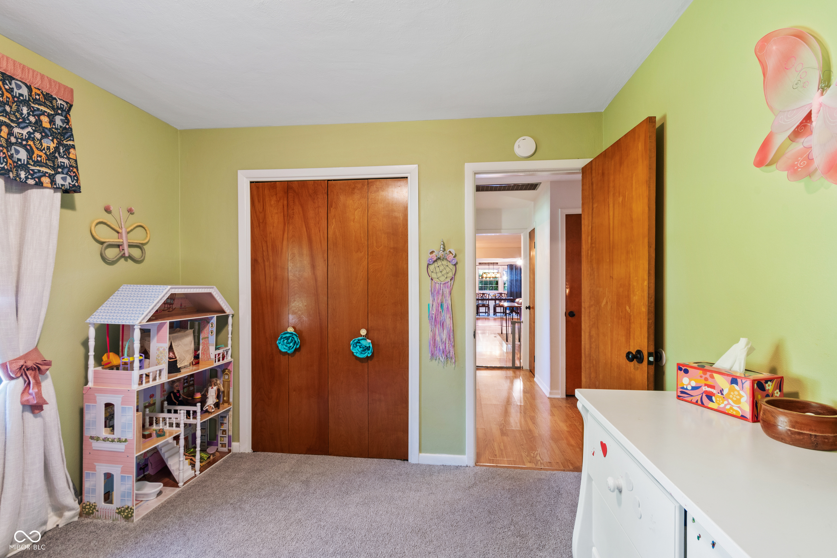 5769 Henderson Drive
