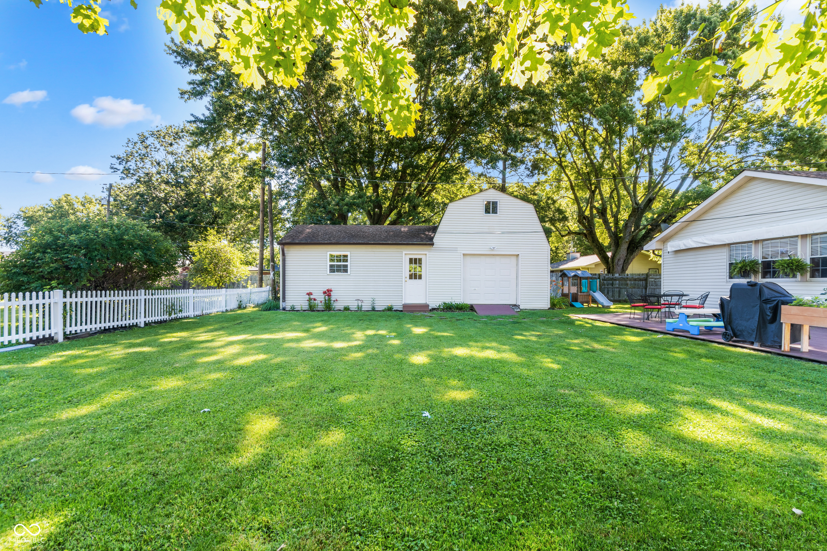 5769 Henderson Drive