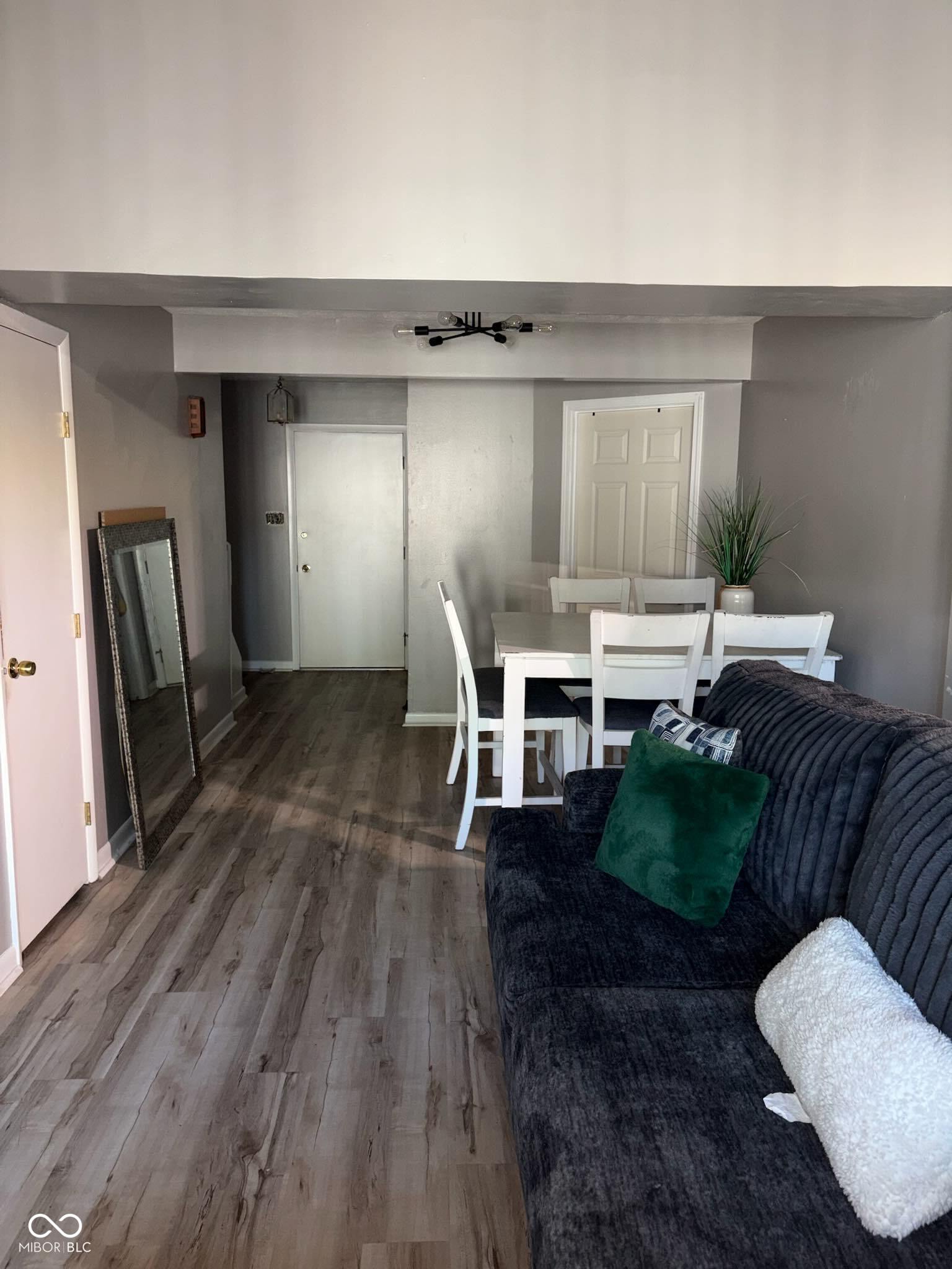 5304 N Franklin Road