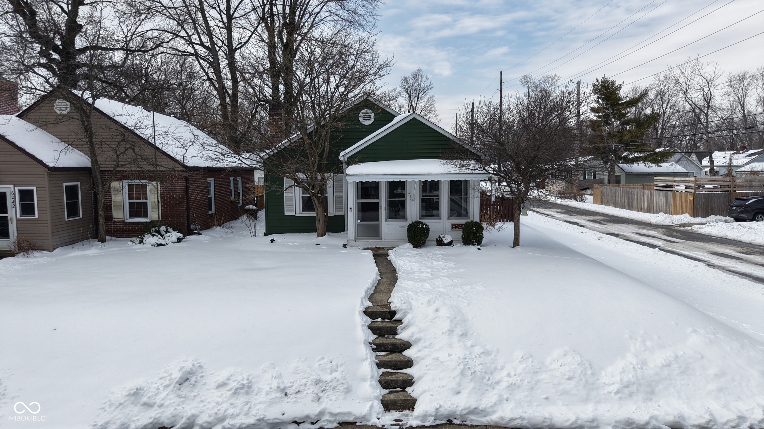 6046 Primrose Avenue