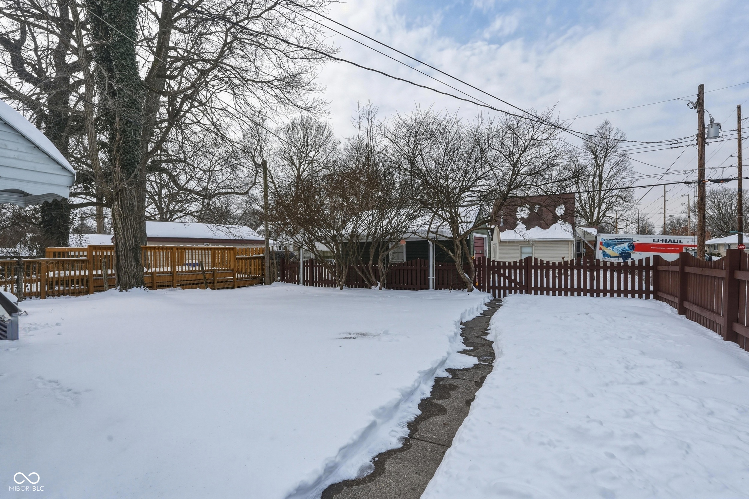 6046 Primrose Avenue