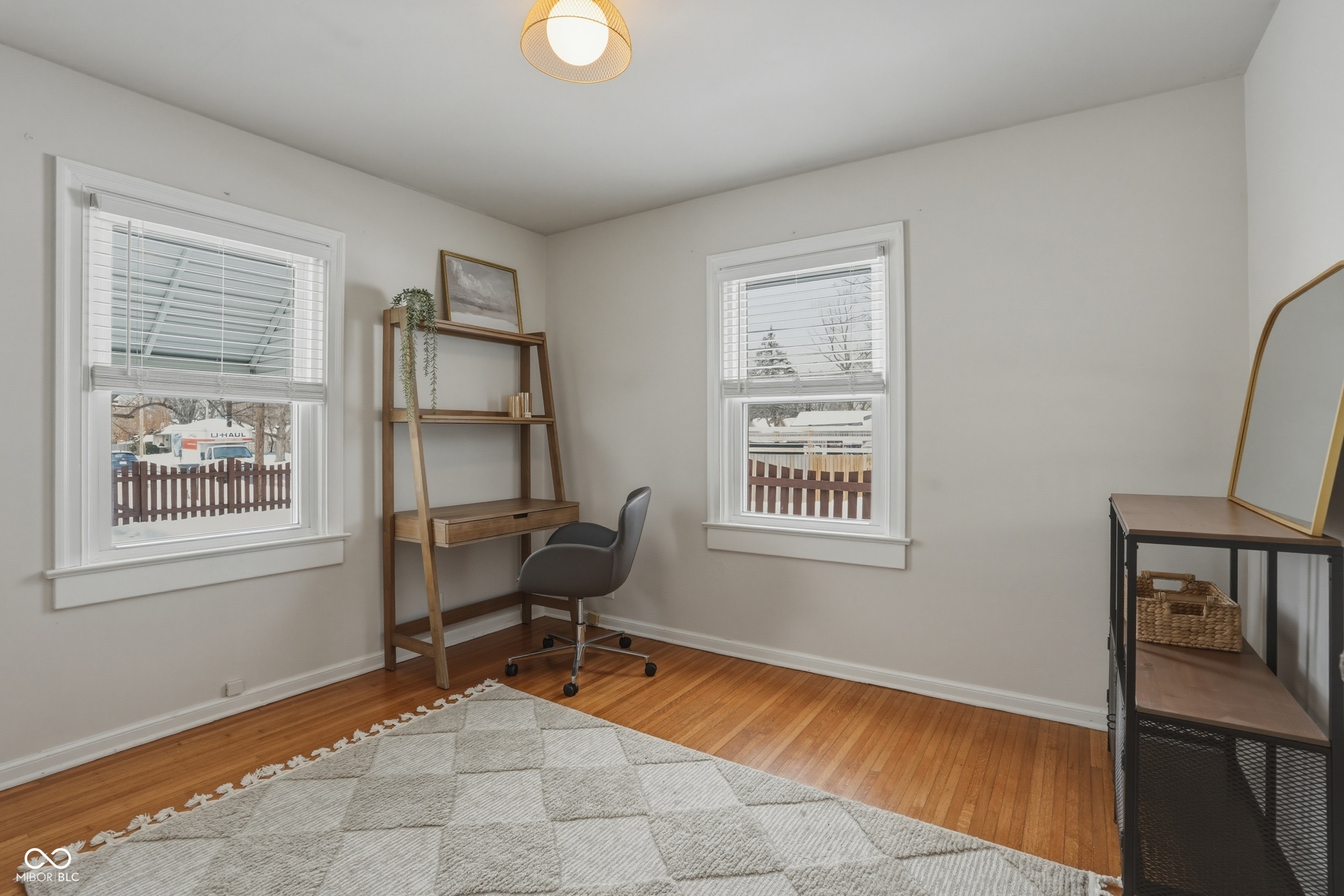 6046 Primrose Avenue