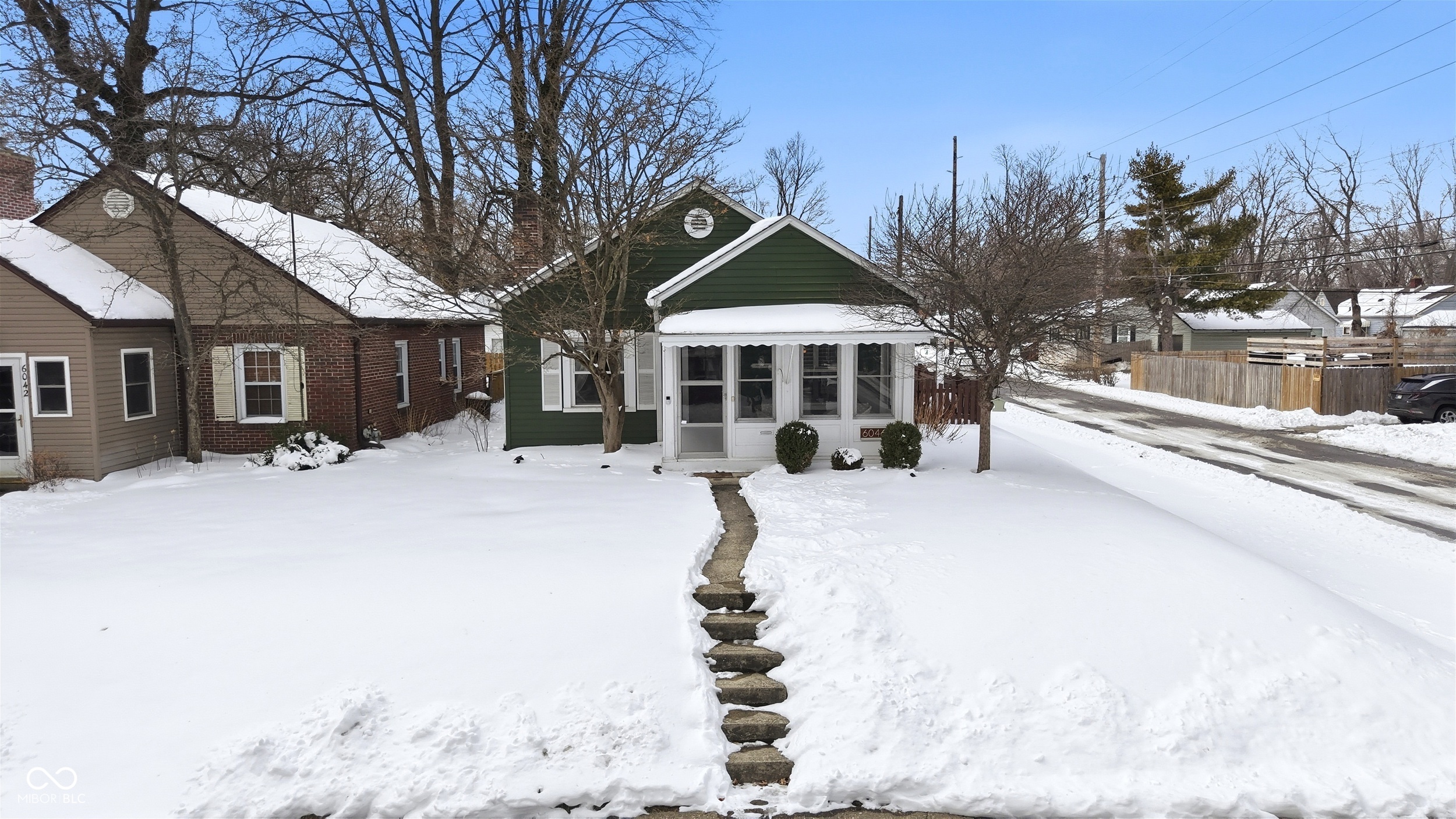 6046 Primrose Avenue