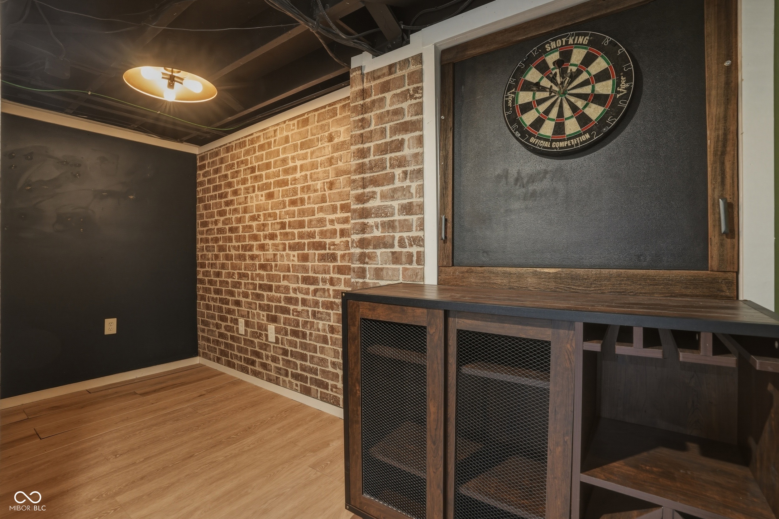 6046 Primrose Avenue