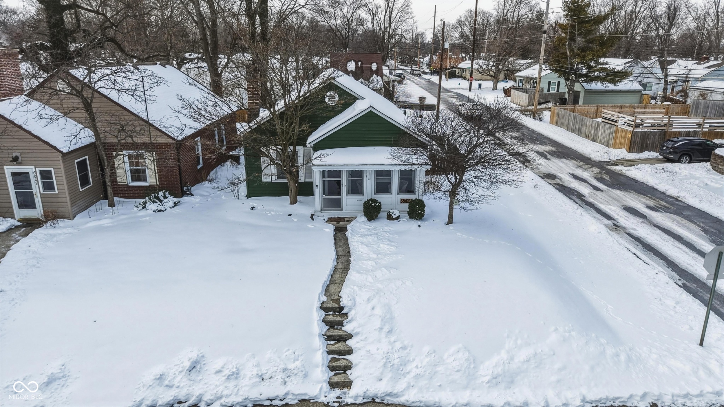 6046 Primrose Avenue