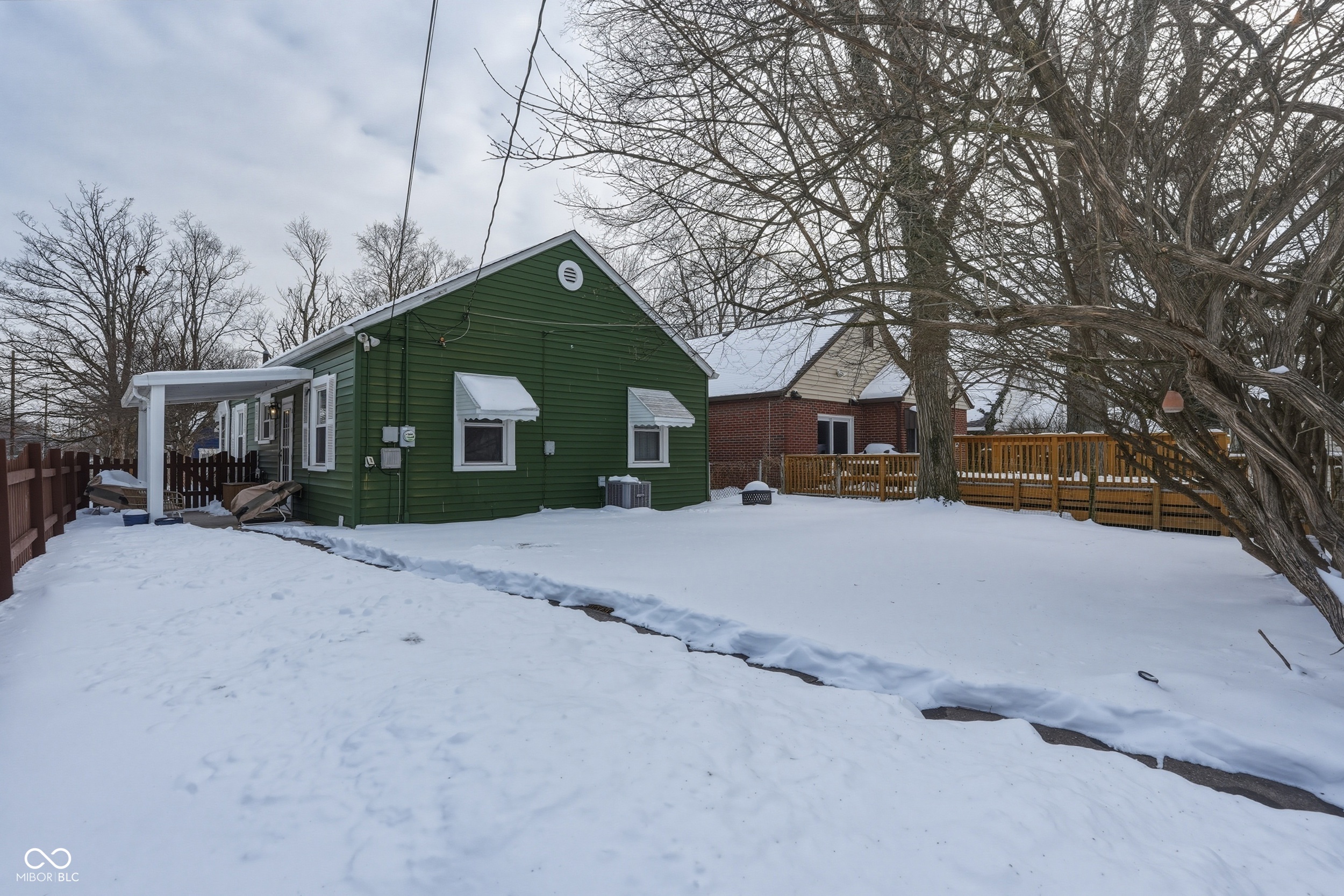 6046 Primrose Avenue