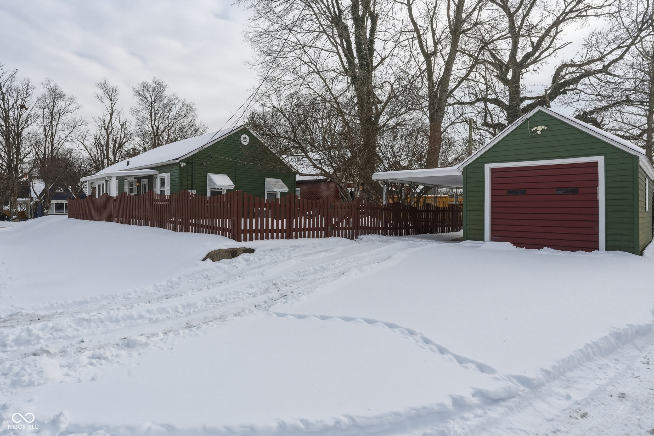 6046 Primrose Avenue