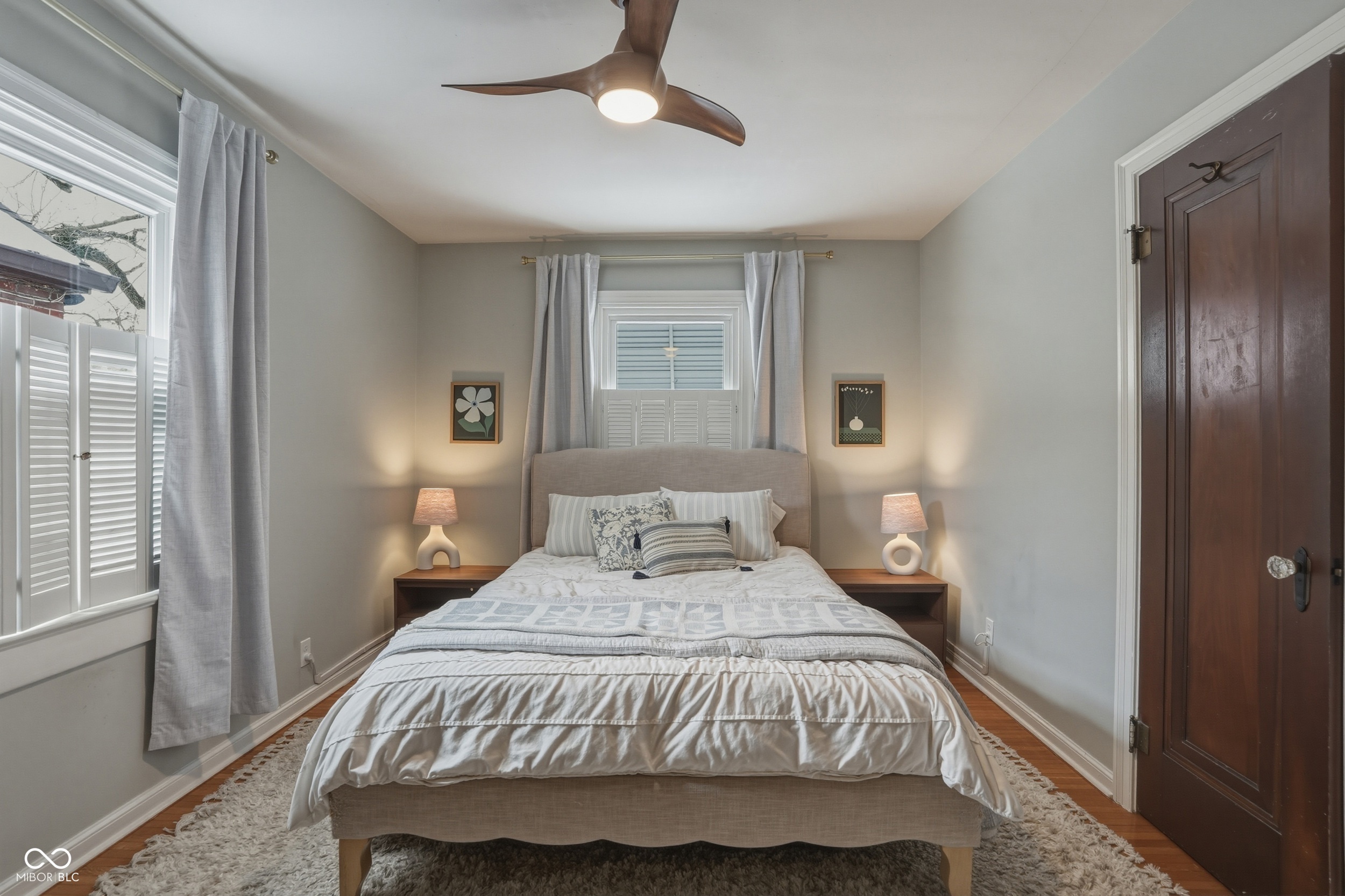 6046 Primrose Avenue