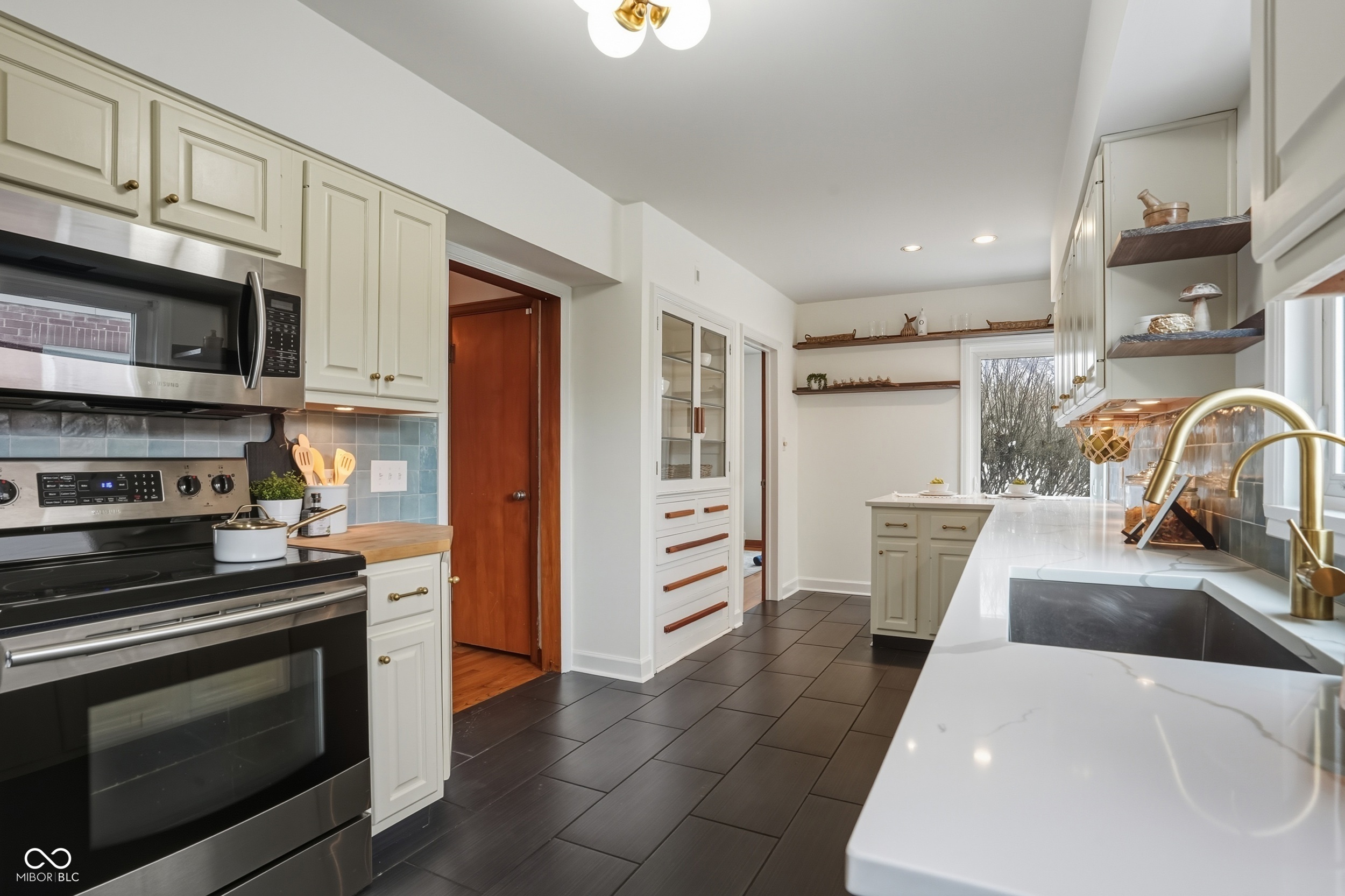 5510 N Illinois Street