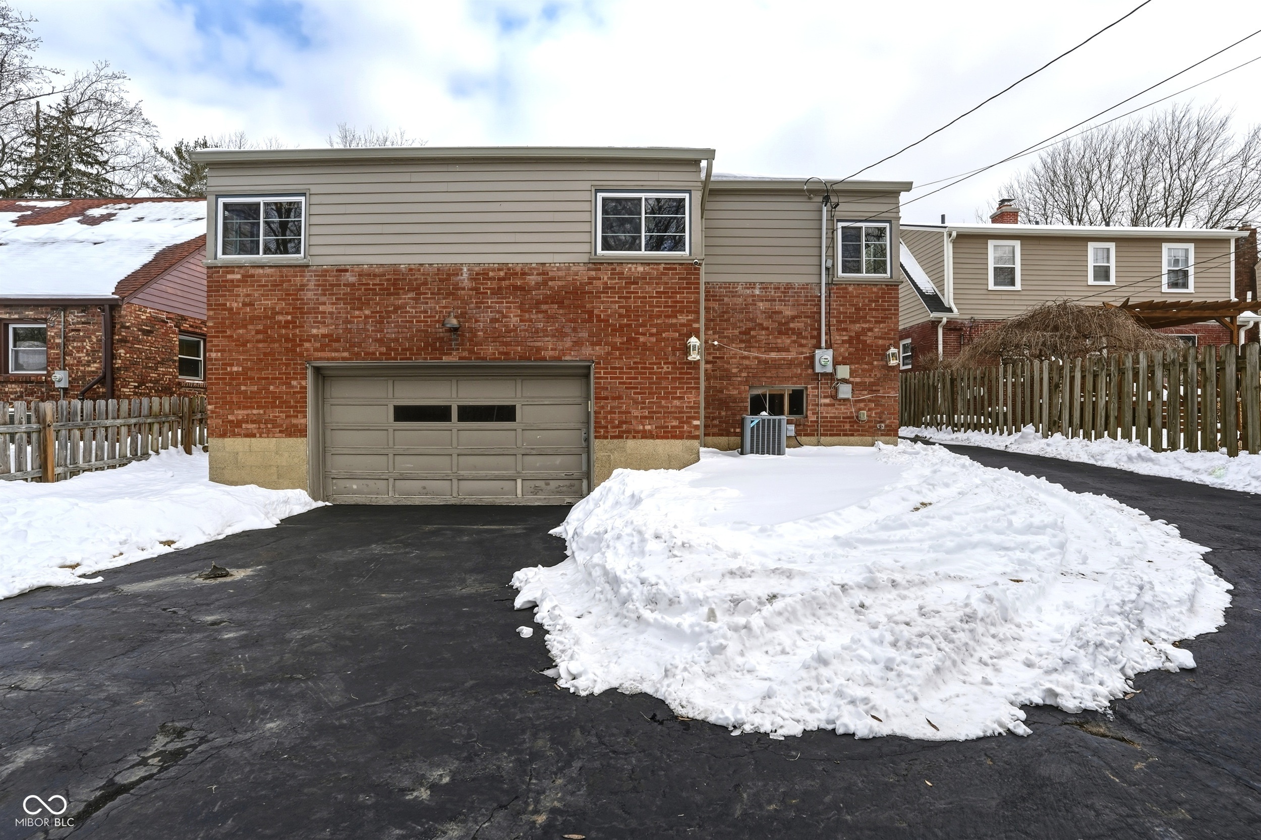 5510 N Illinois Street