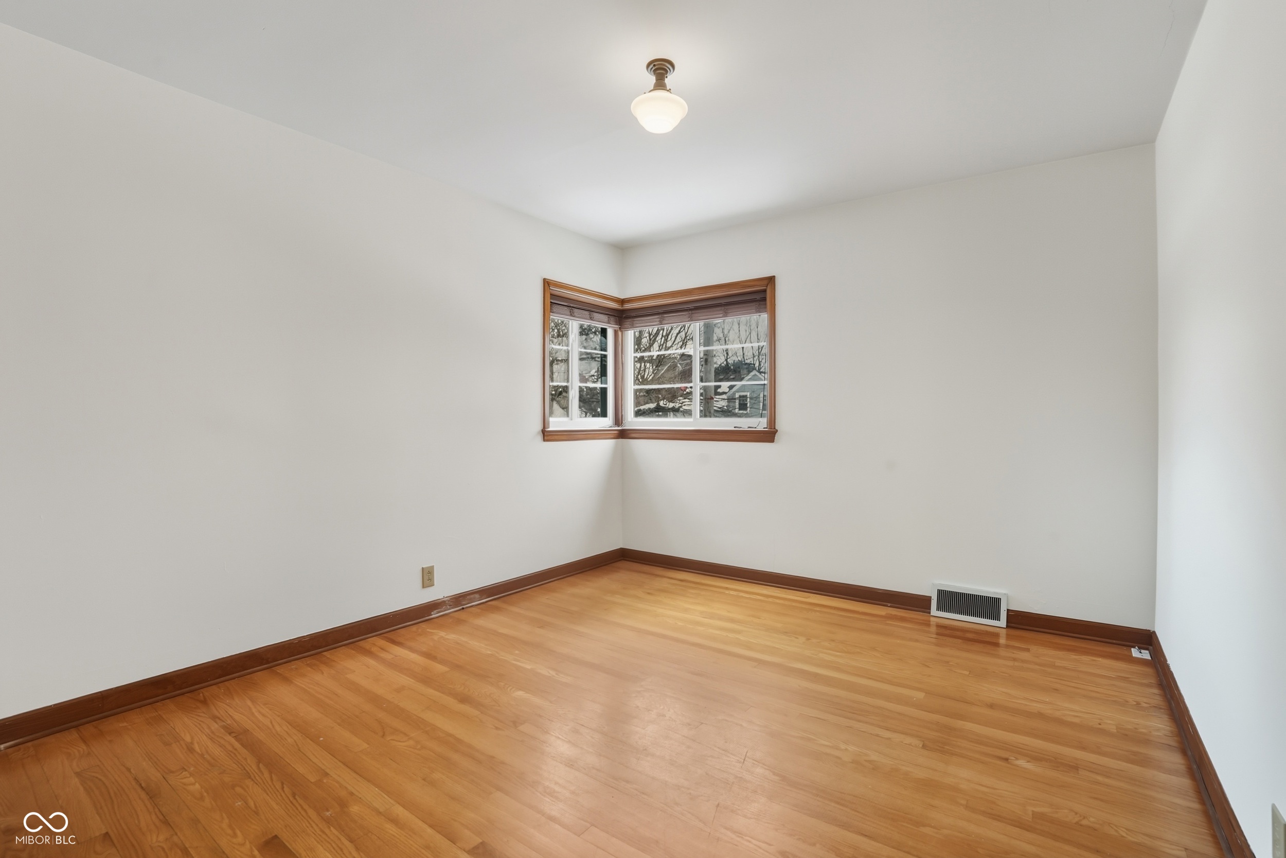 5510 N Illinois Street