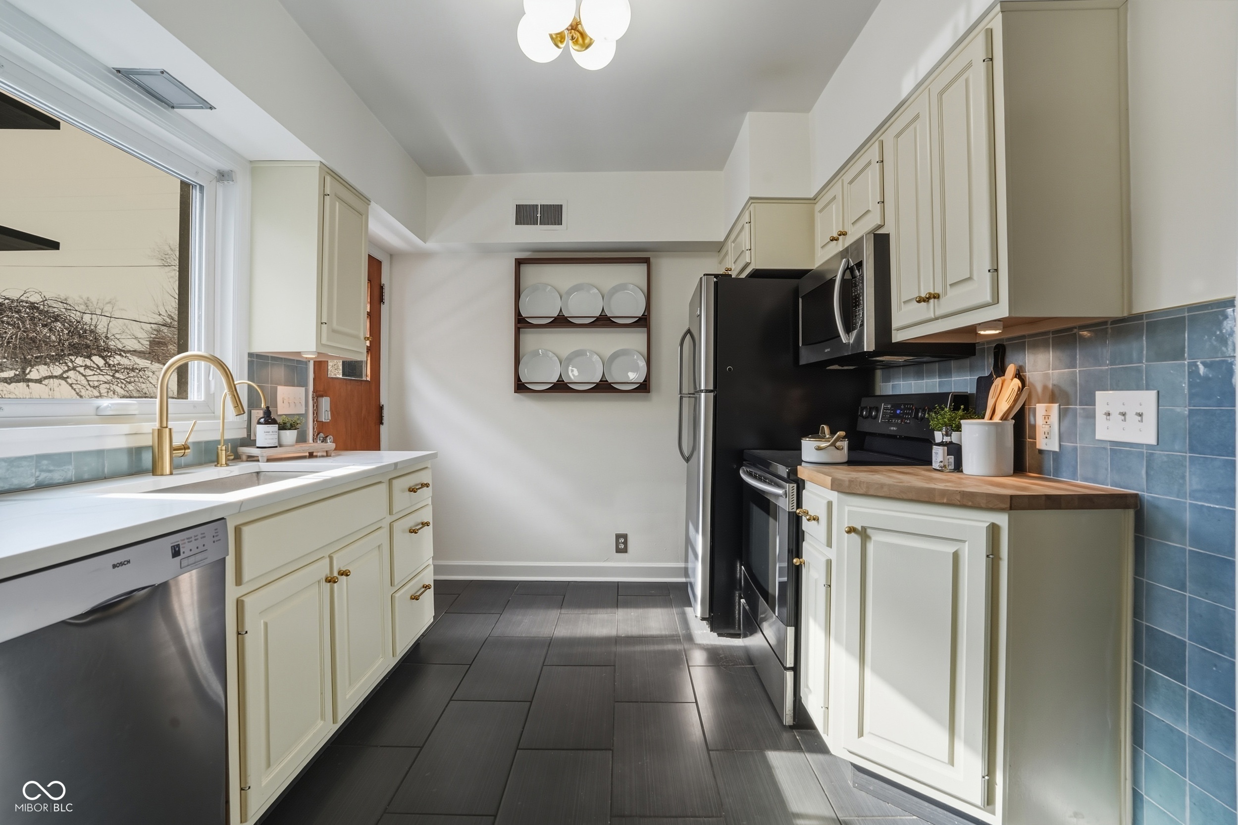 5510 N Illinois Street