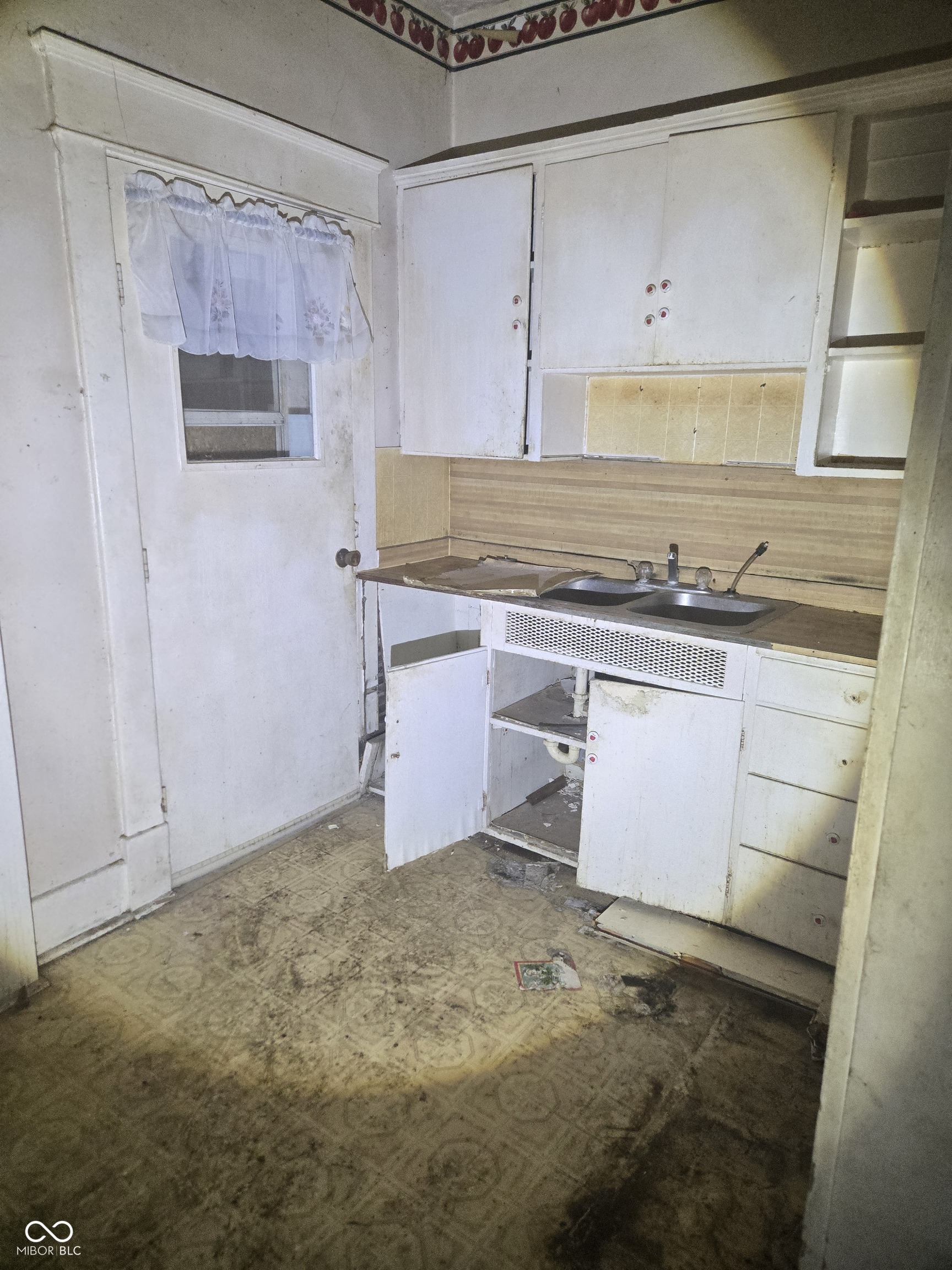 1115 S Sheffield Avenue