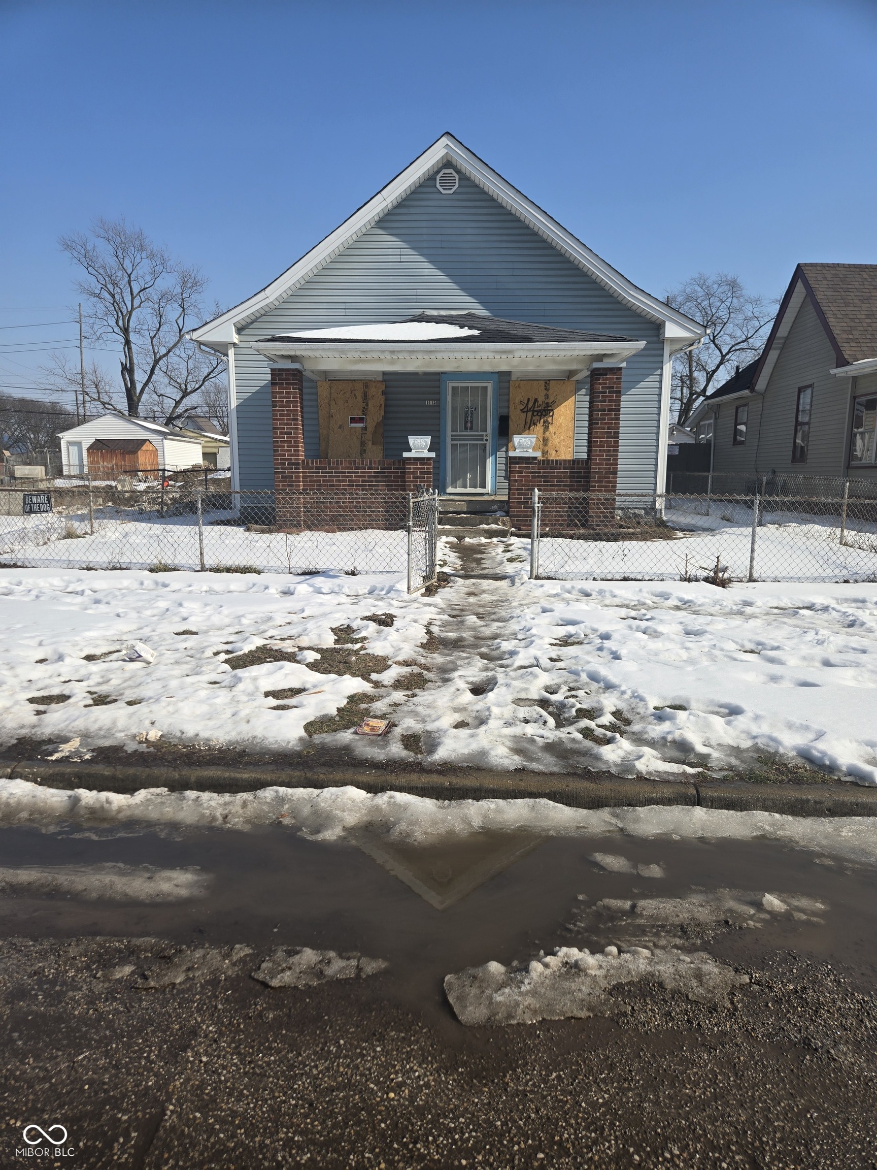 1115 S Sheffield Avenue