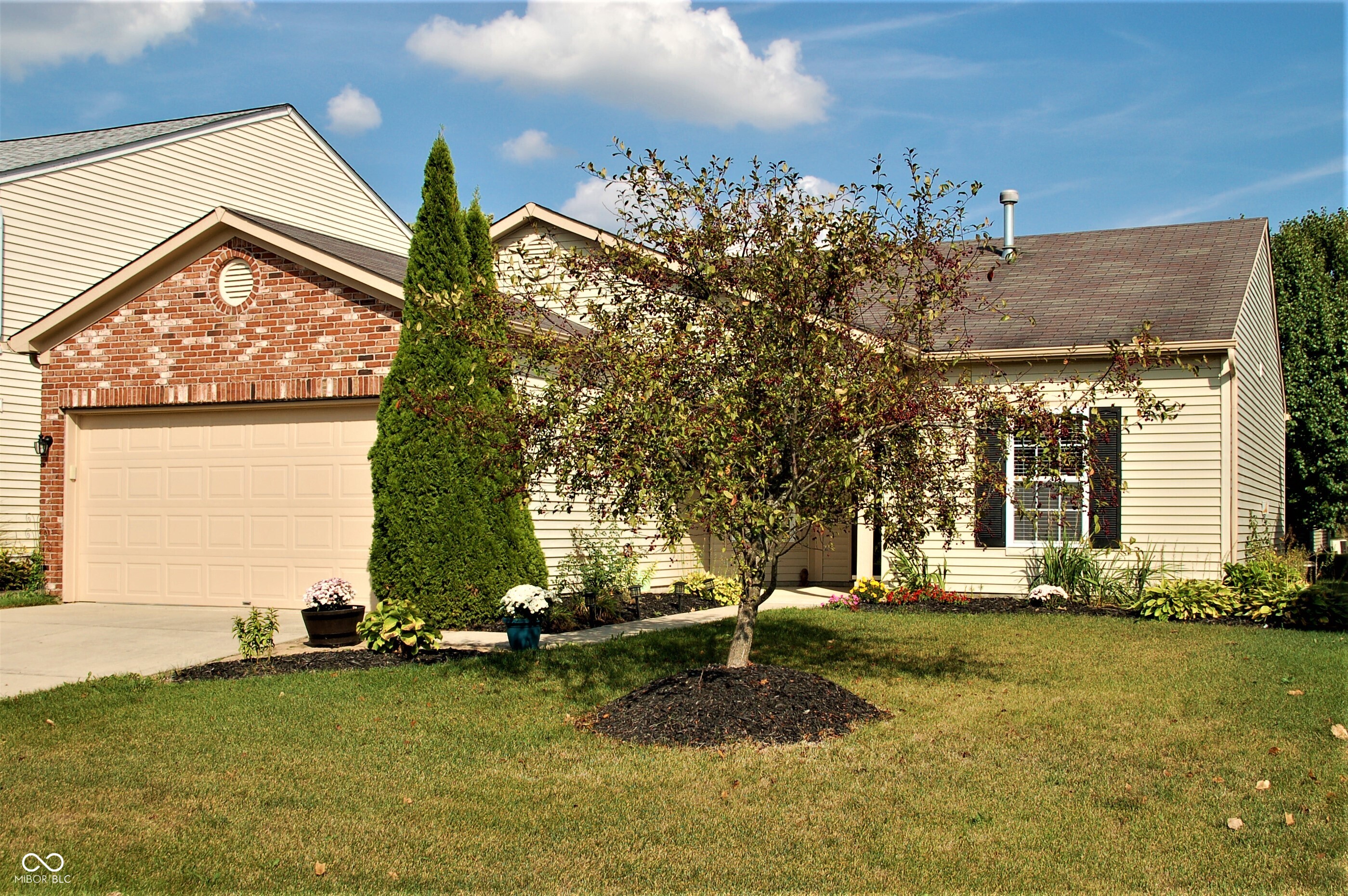 8348 S Swimming Hole Lane