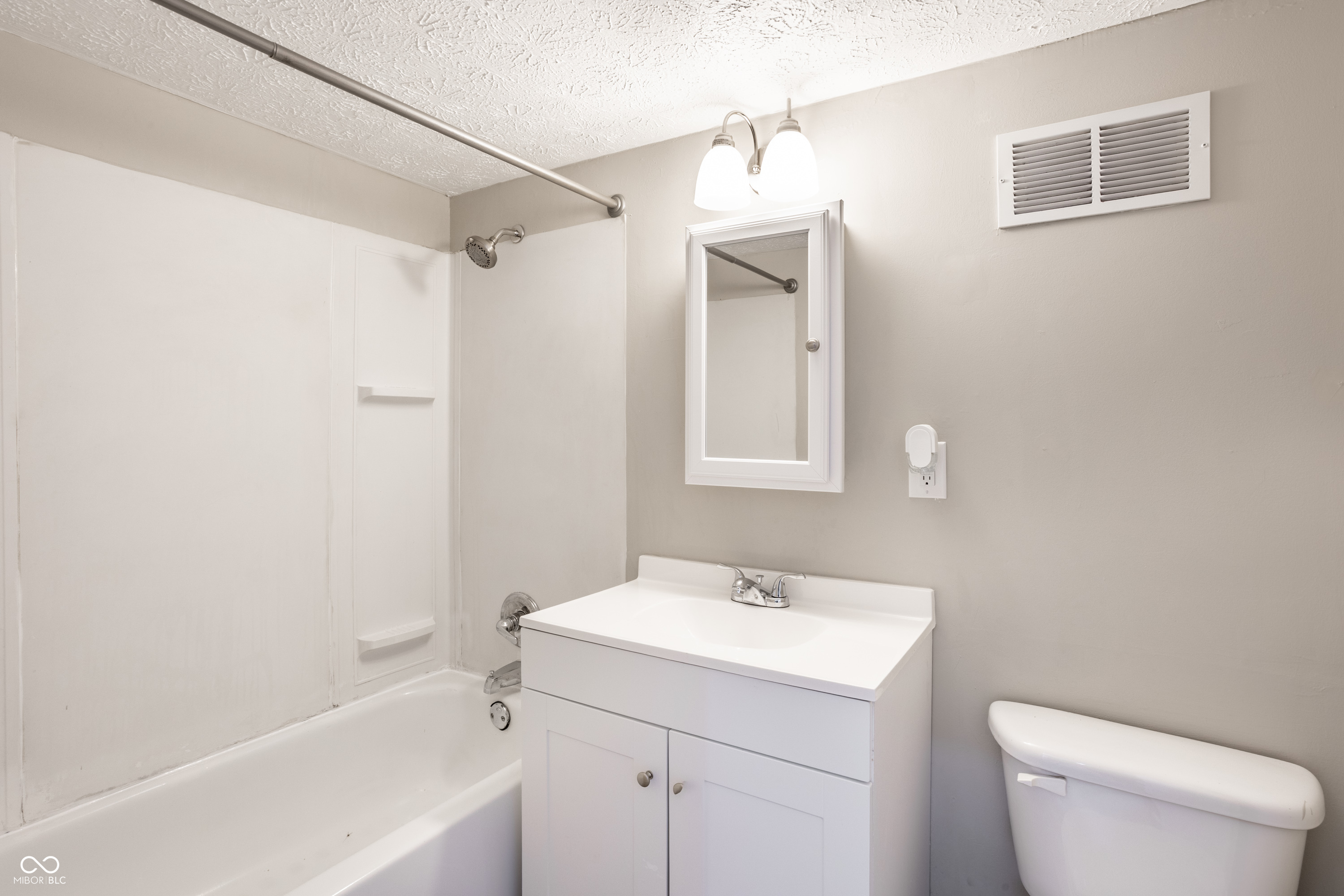 5704 N Keystone Avenue