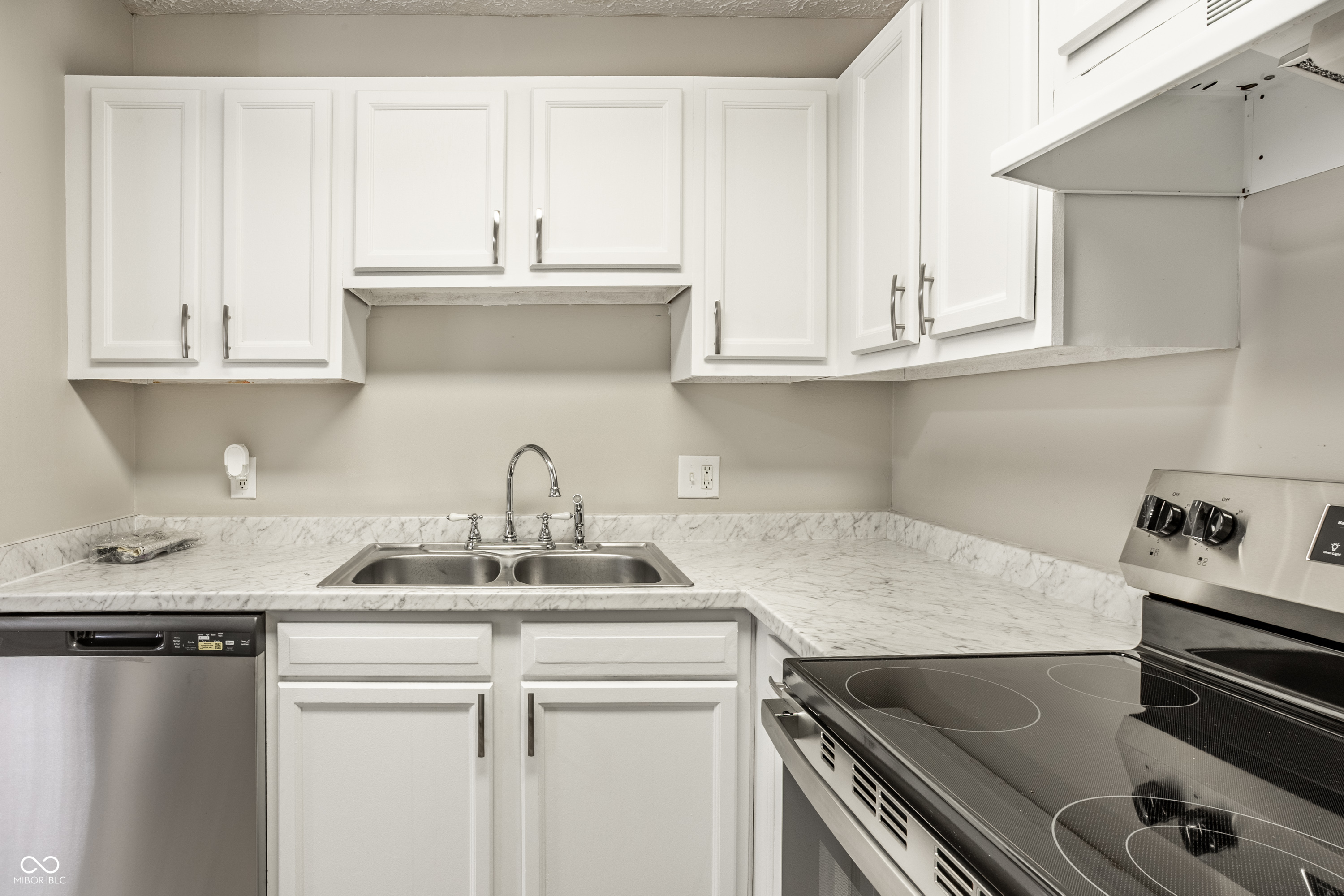 5704 N Keystone Avenue