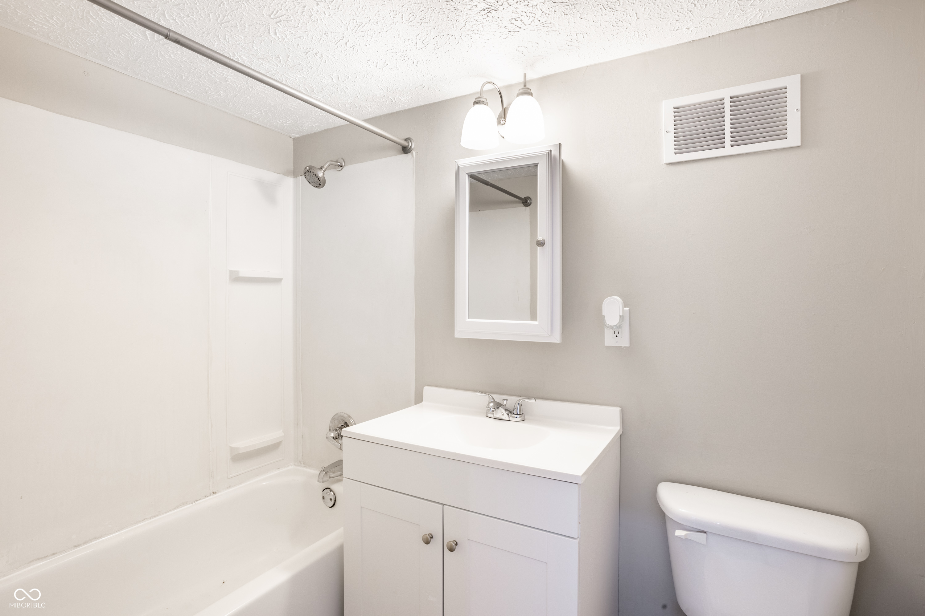 5704 N Keystone Avenue