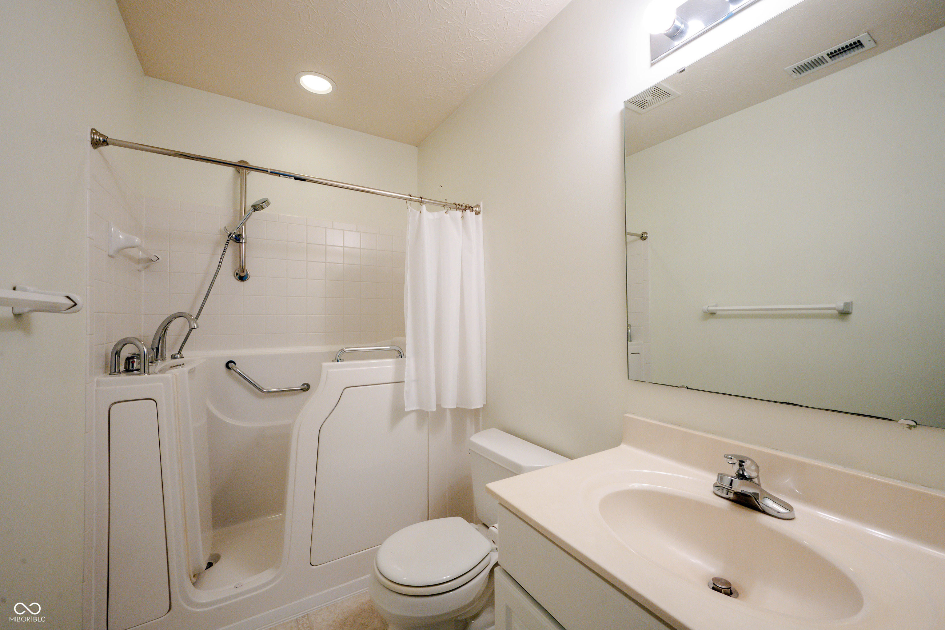 6052 W Bayfront Shores