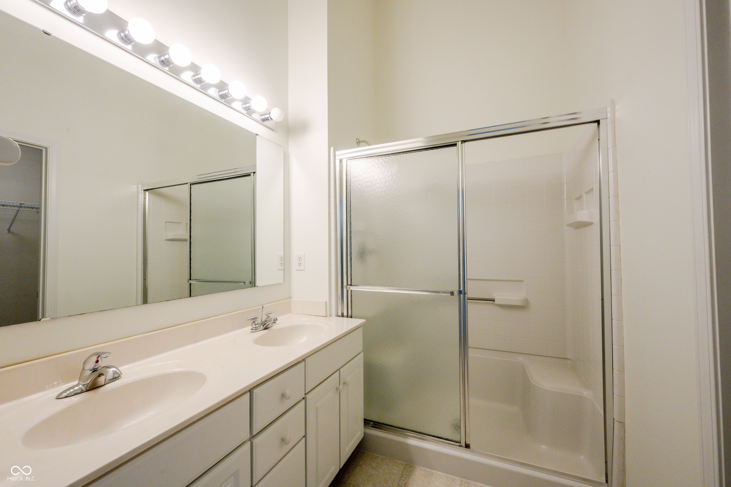 6052 W Bayfront Shores