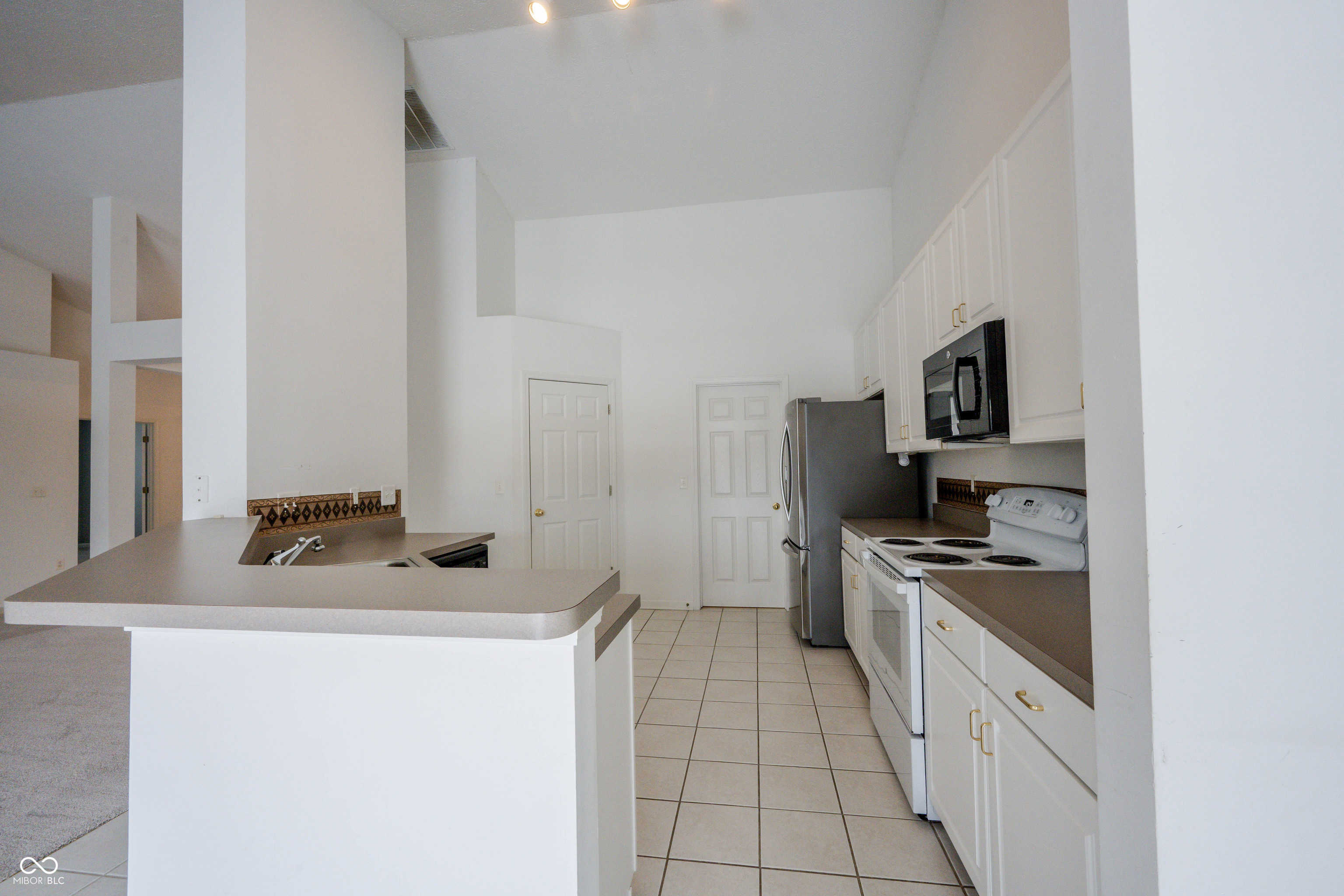 6052 W Bayfront Shores