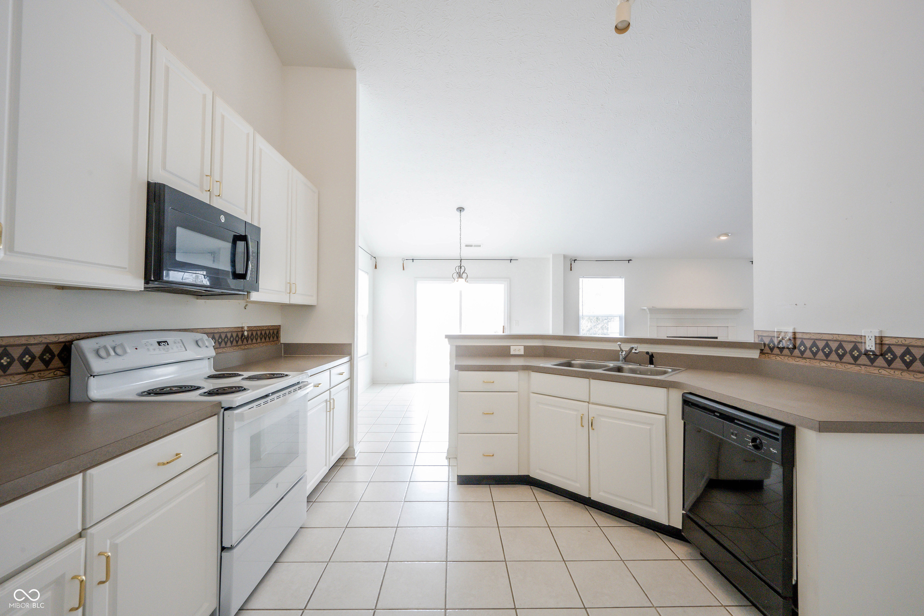 6052 W Bayfront Shores