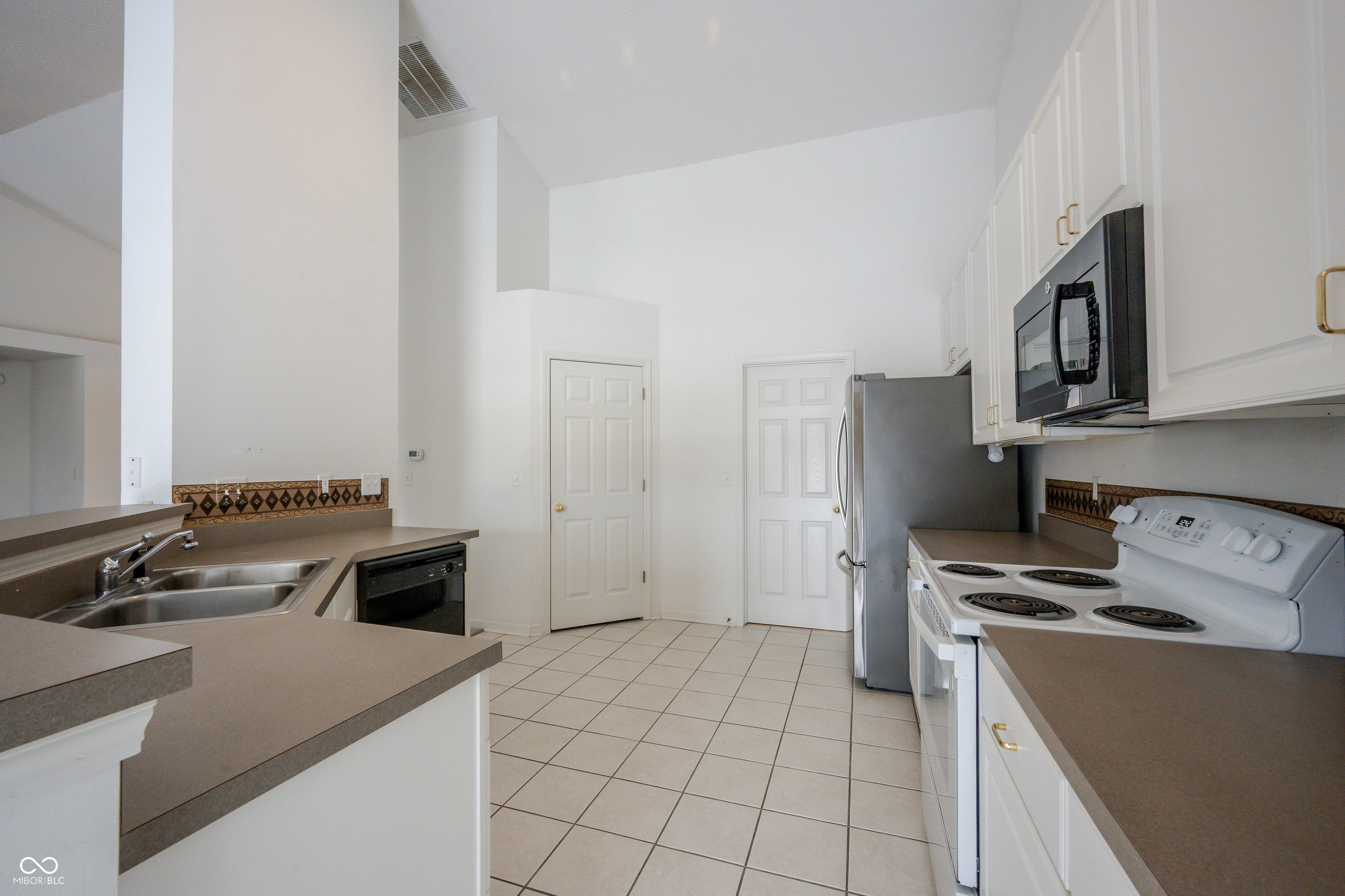 6052 W Bayfront Shores