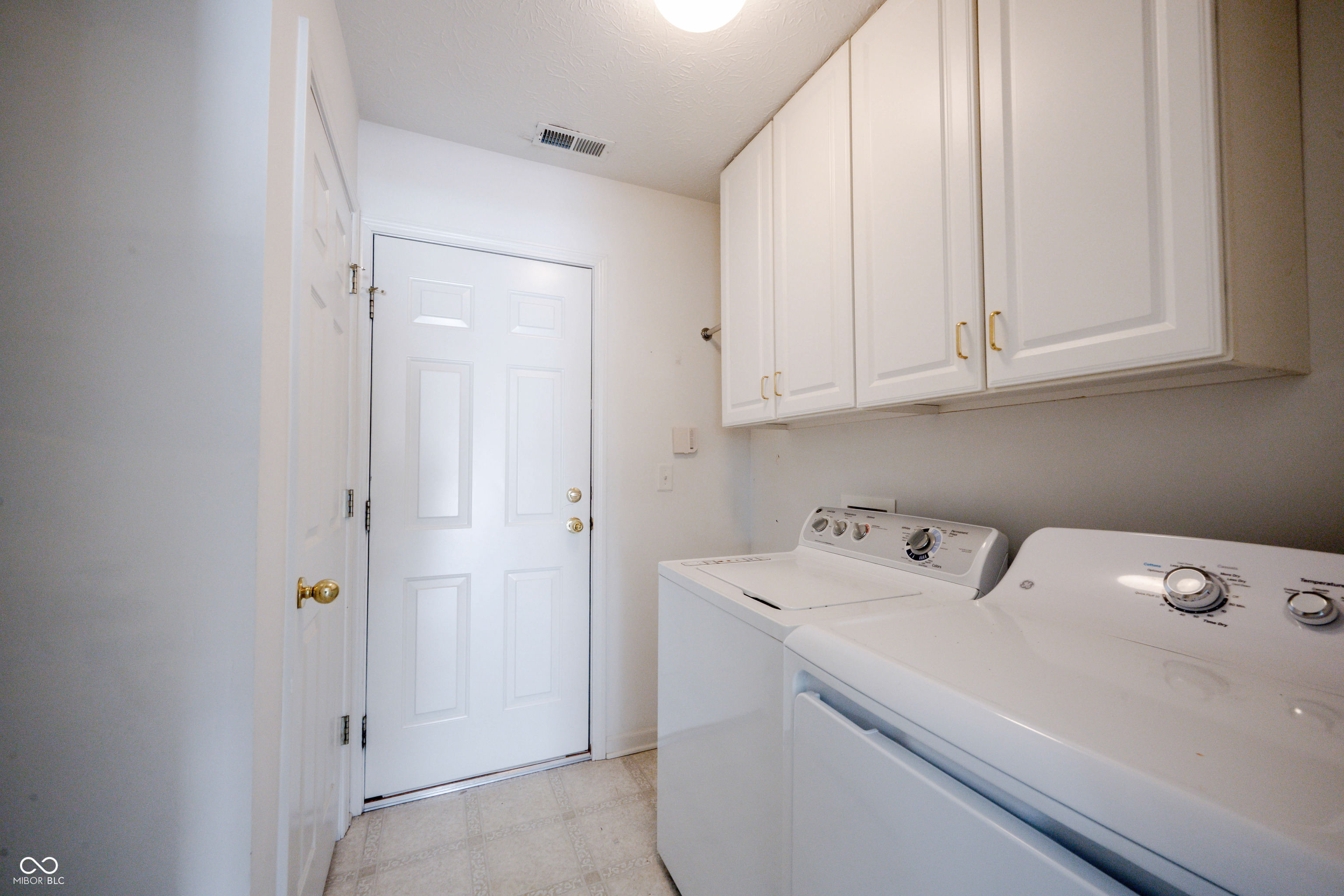 6052 W Bayfront Shores