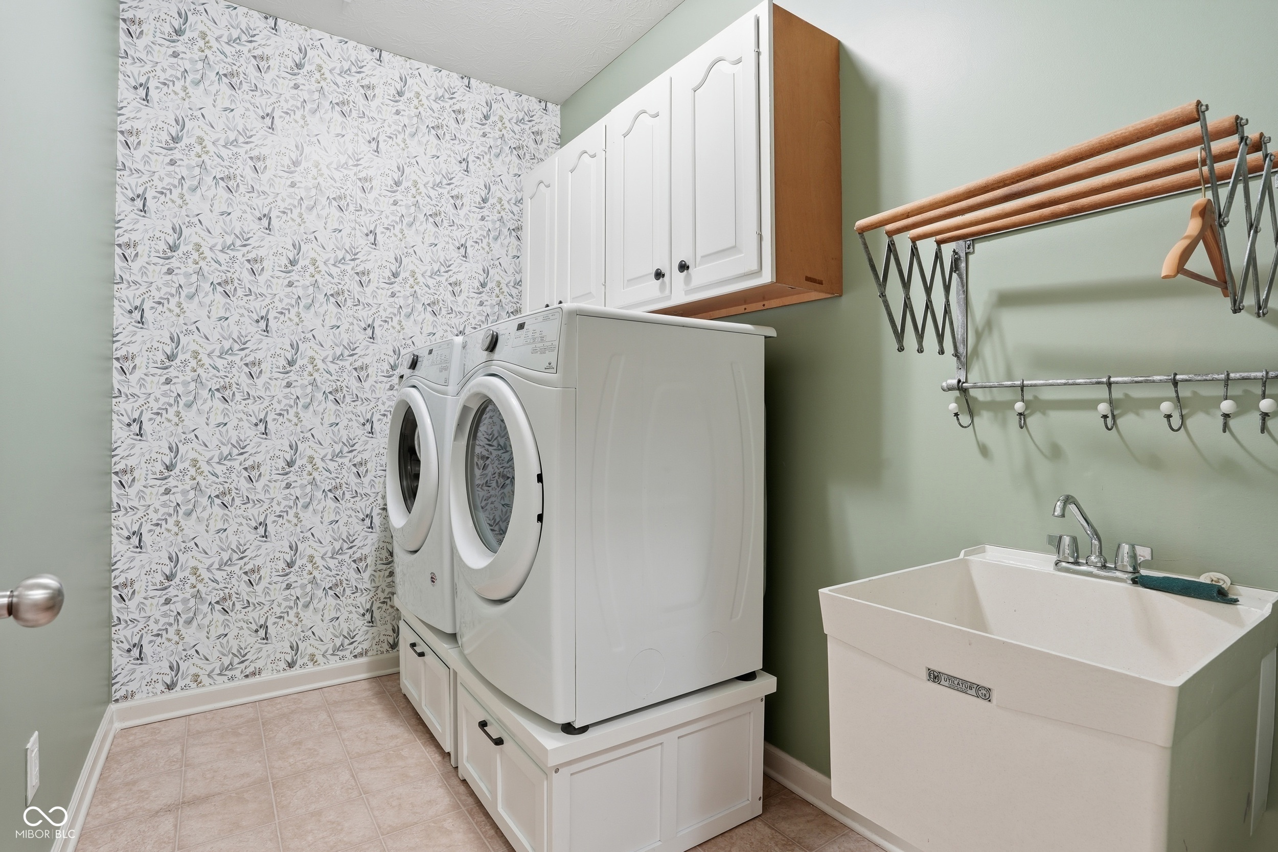 1002 Burgess Hill Pass