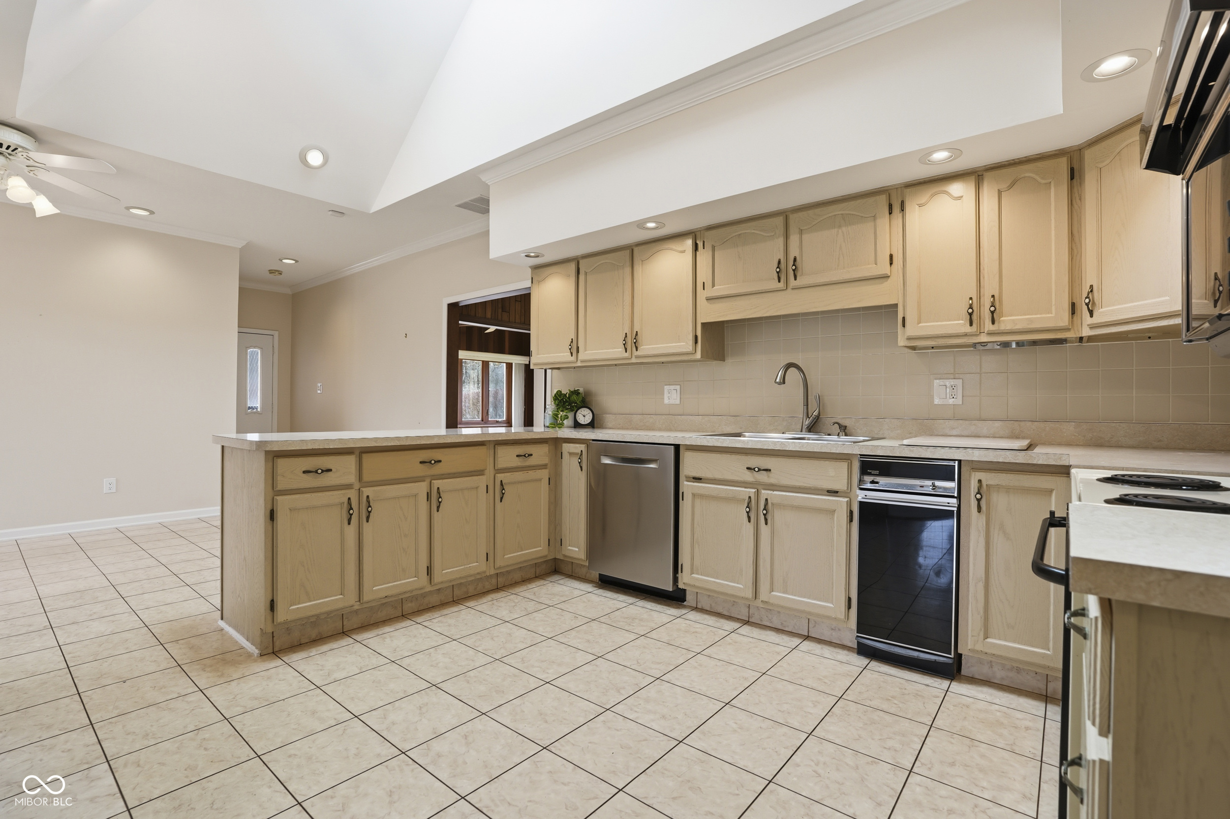 9208 Tamarack Drive