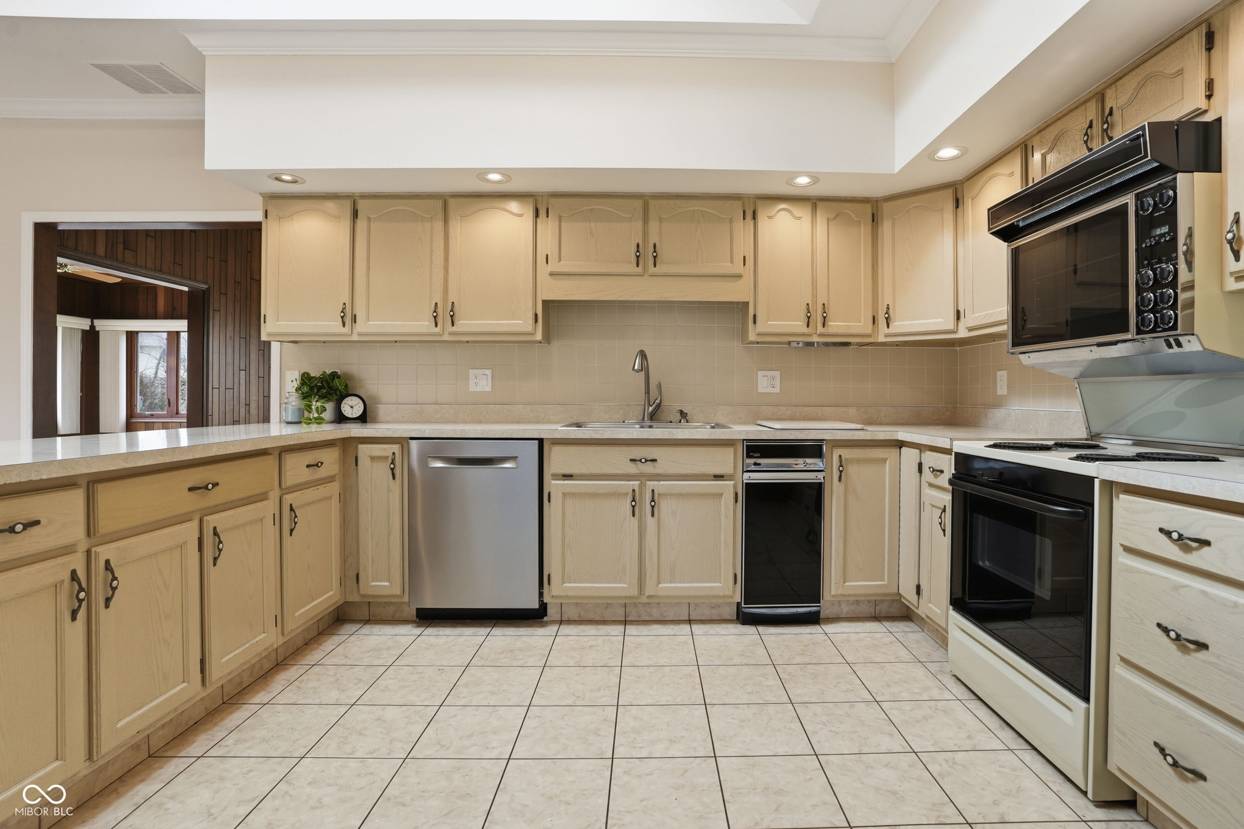 9208 Tamarack Drive