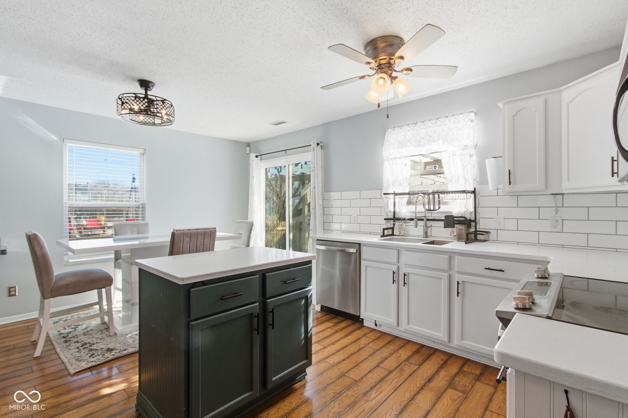 10847 Firefly Circle