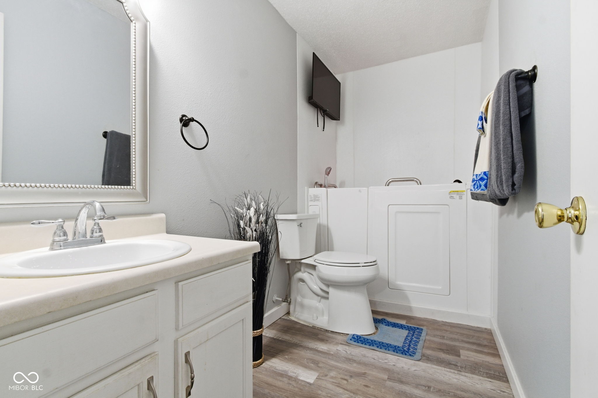 10847 Firefly Circle