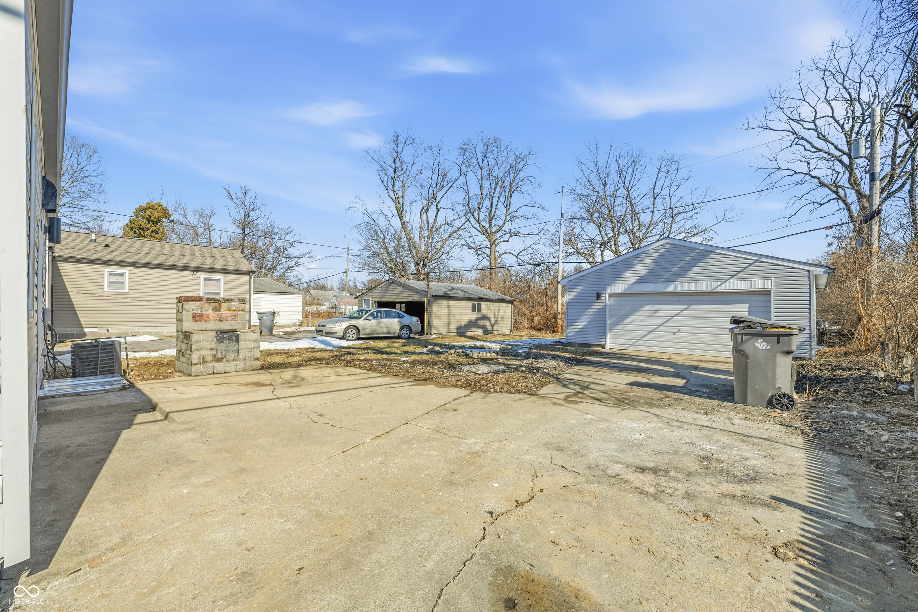 3417 N Dequincy Street
