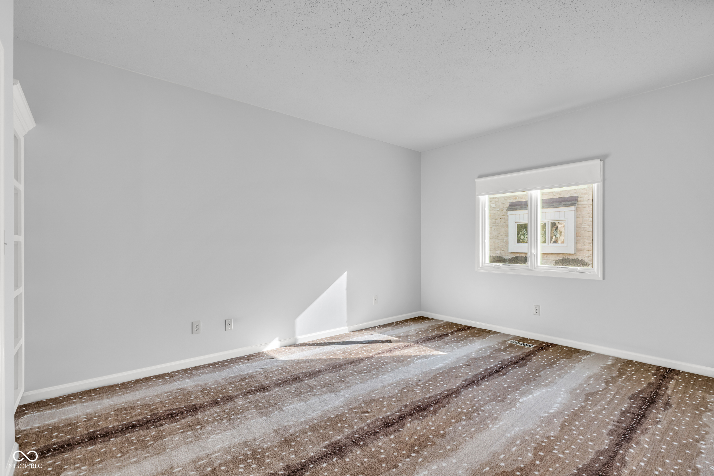 958 Tamarack Circle North Drive