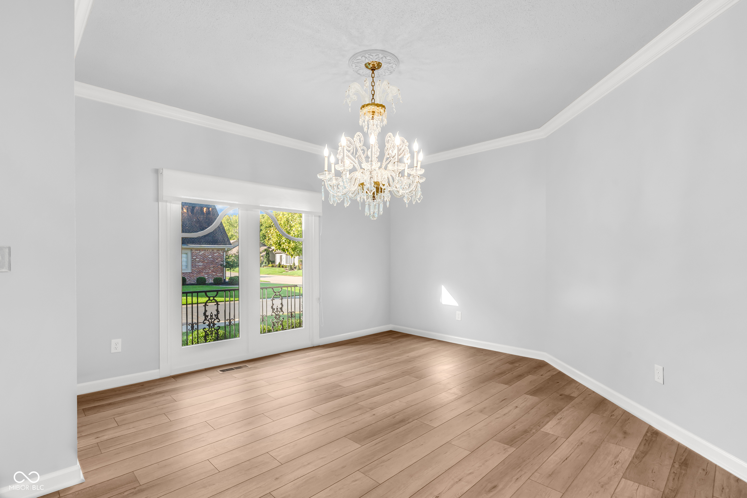 958 Tamarack Circle North Drive