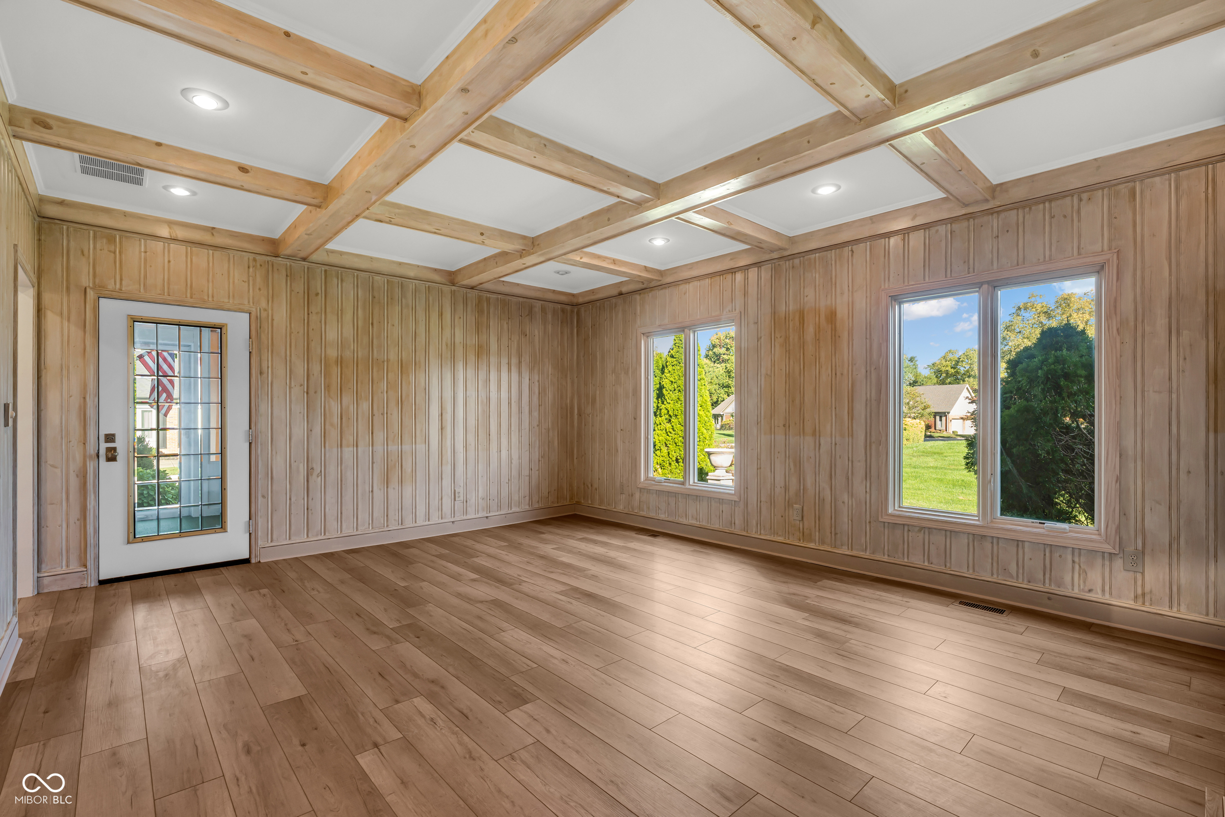 958 Tamarack Circle North Drive