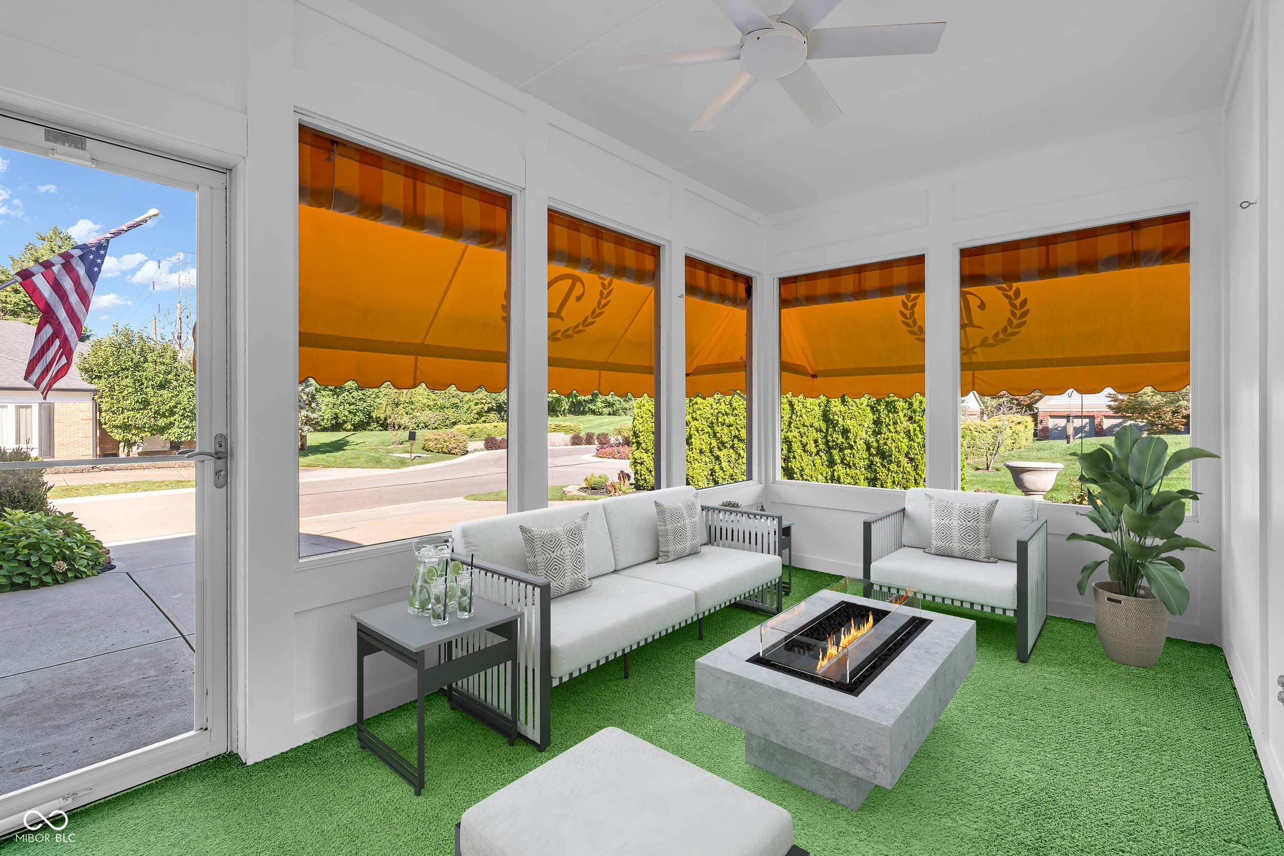 958 Tamarack Circle North Drive