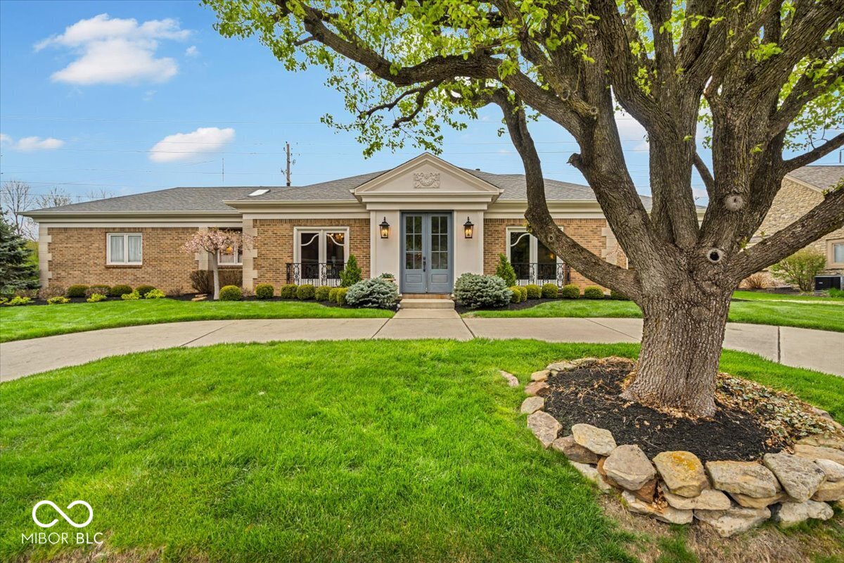 958 Tamarack Circle North Drive