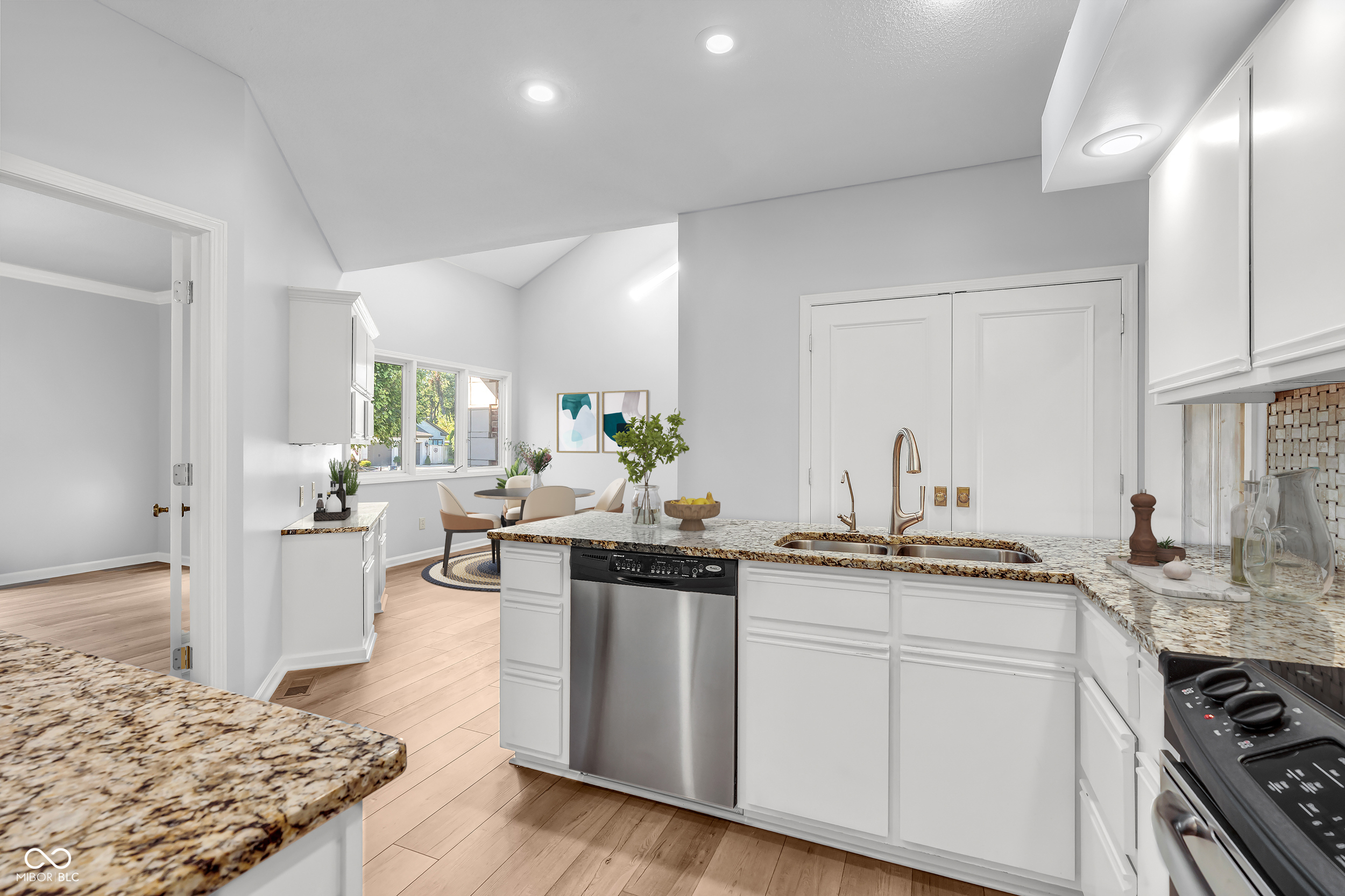 958 Tamarack Circle North Drive