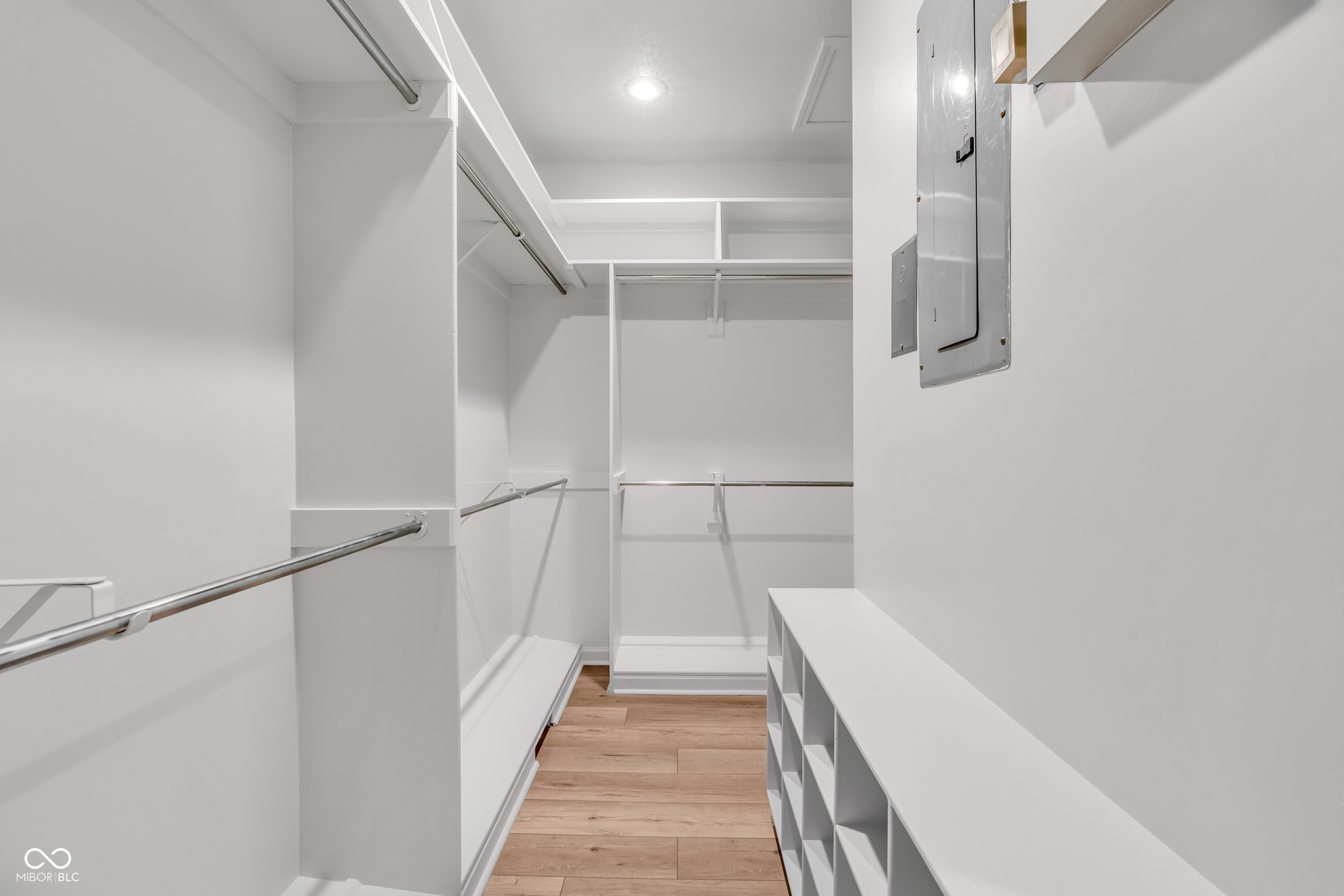 958 Tamarack Circle North Drive