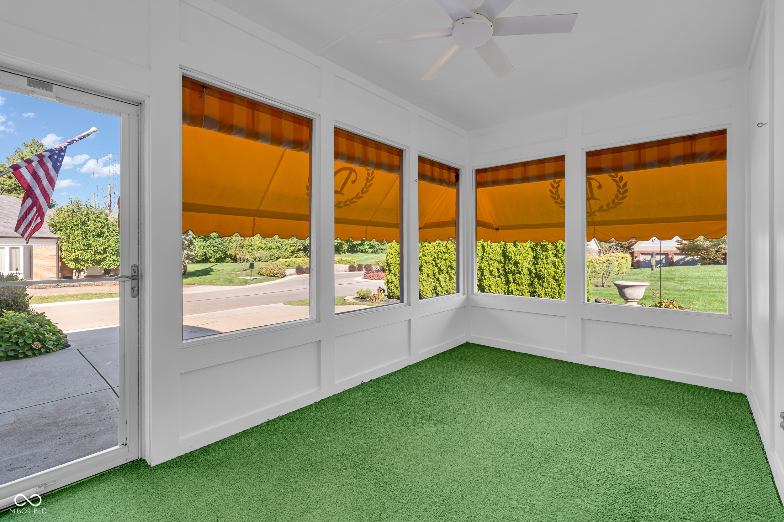 958 Tamarack Circle North Drive