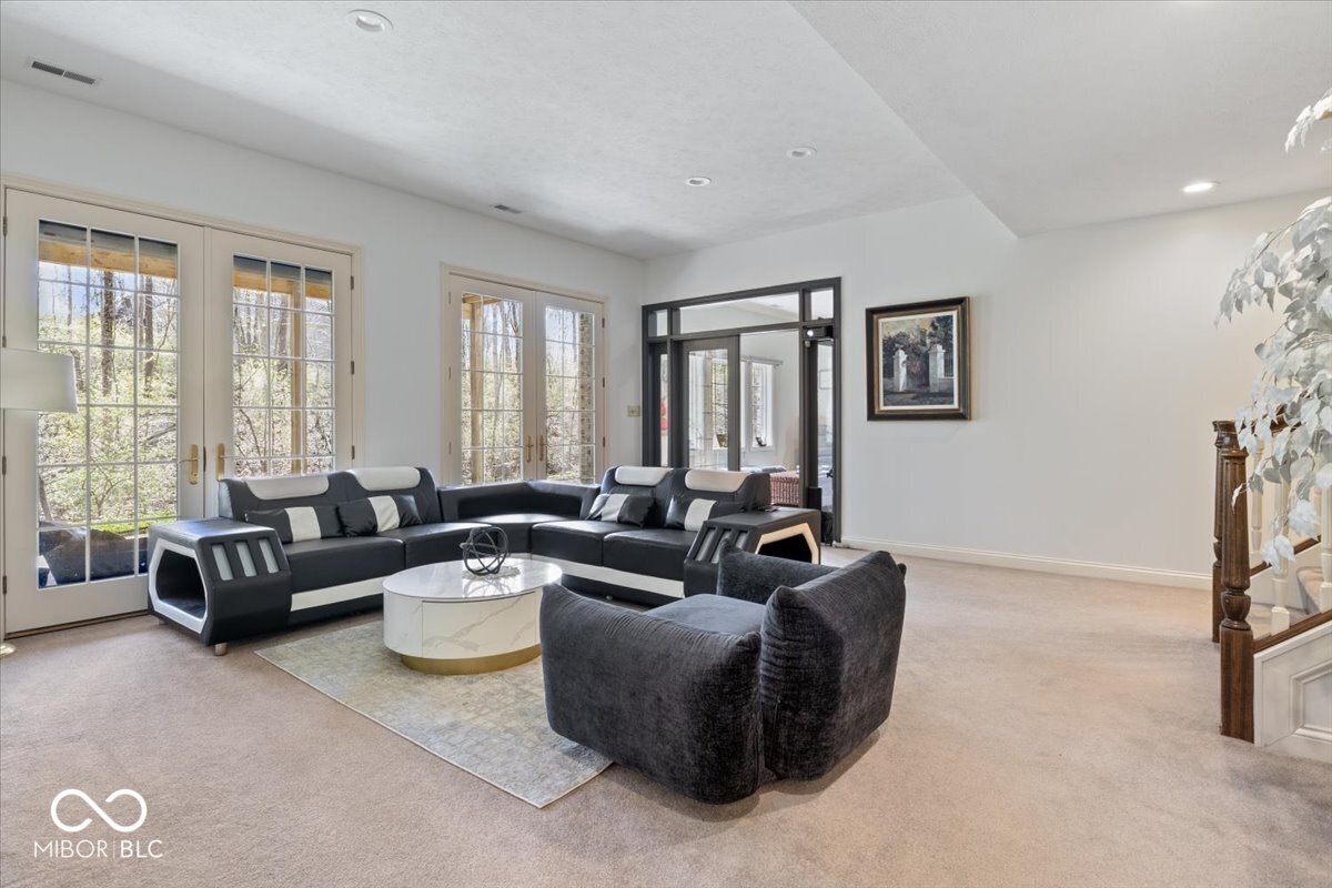 9399 Irishmans Run Lane