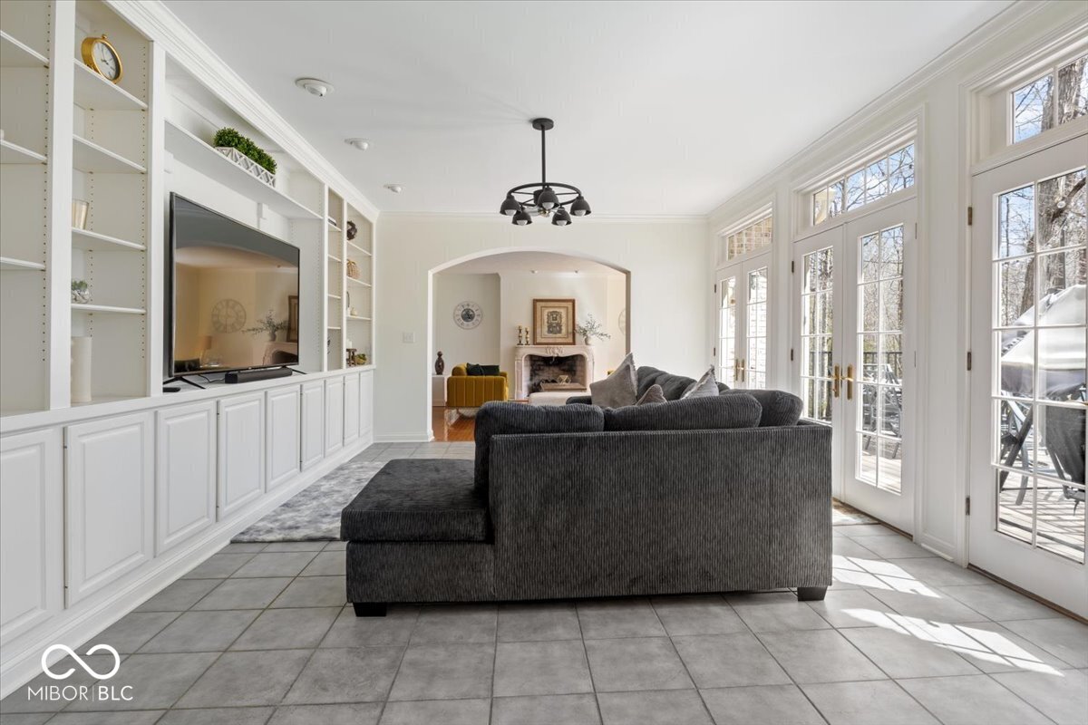 9399 Irishmans Run Lane