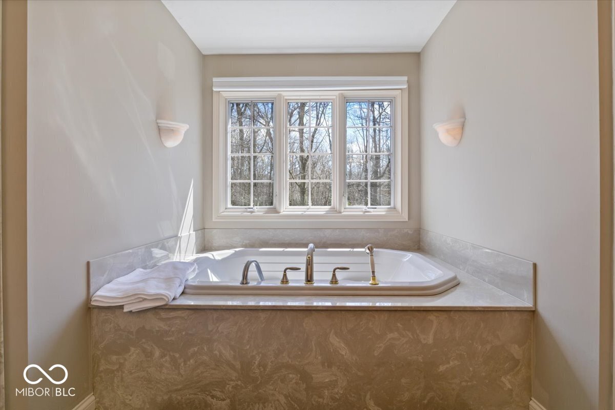 9399 Irishmans Run Lane