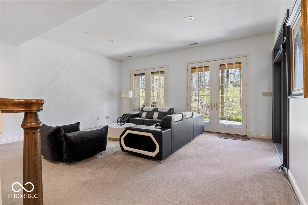 9399 Irishmans Run Lane