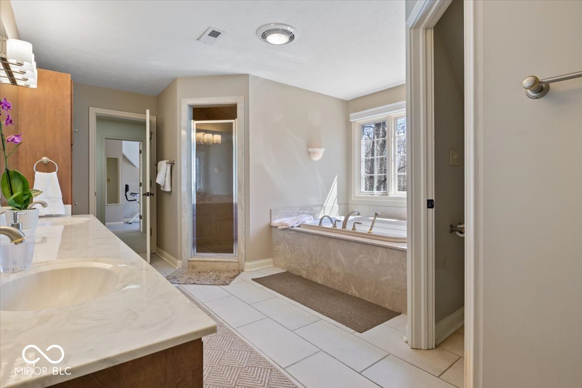 9399 Irishmans Run Lane