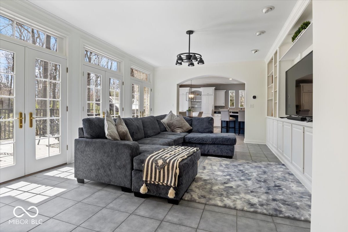 9399 Irishmans Run Lane