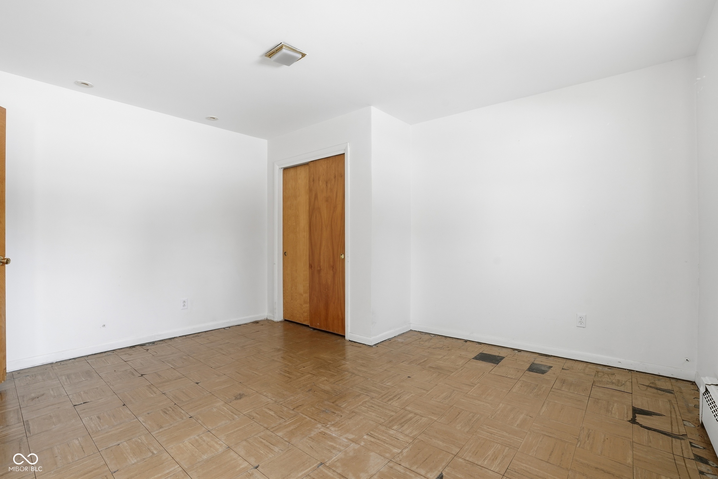 7705 N Whittier Place