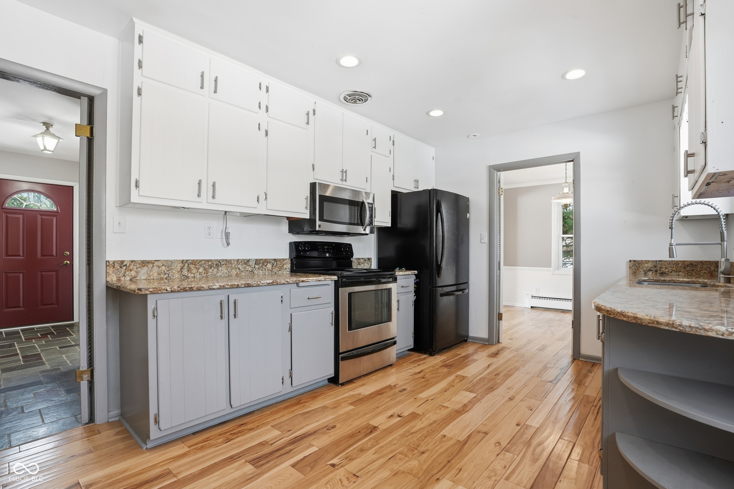 7705 N Whittier Place